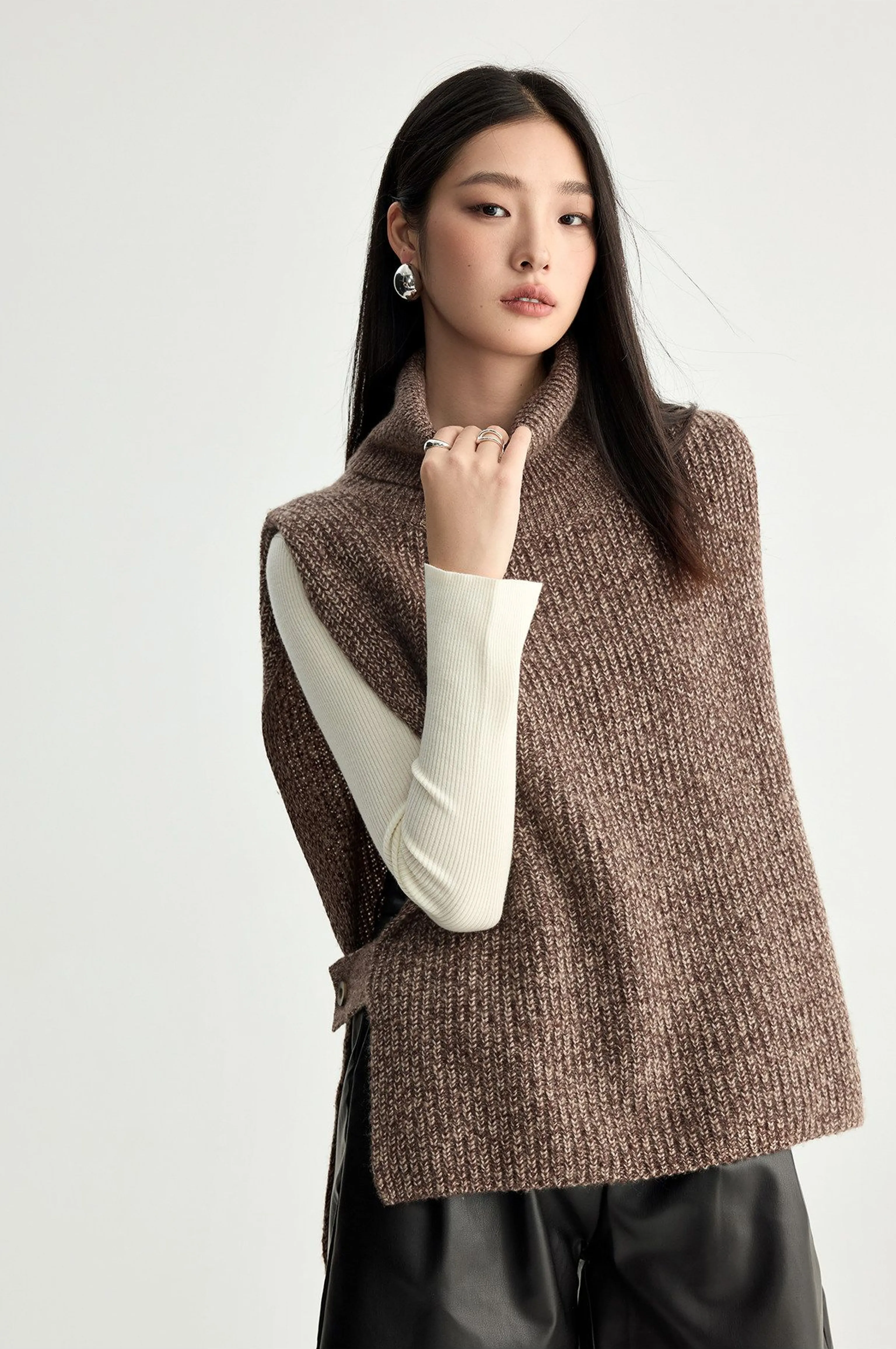 Heathered Turtleneck Knit Vest - Image 3