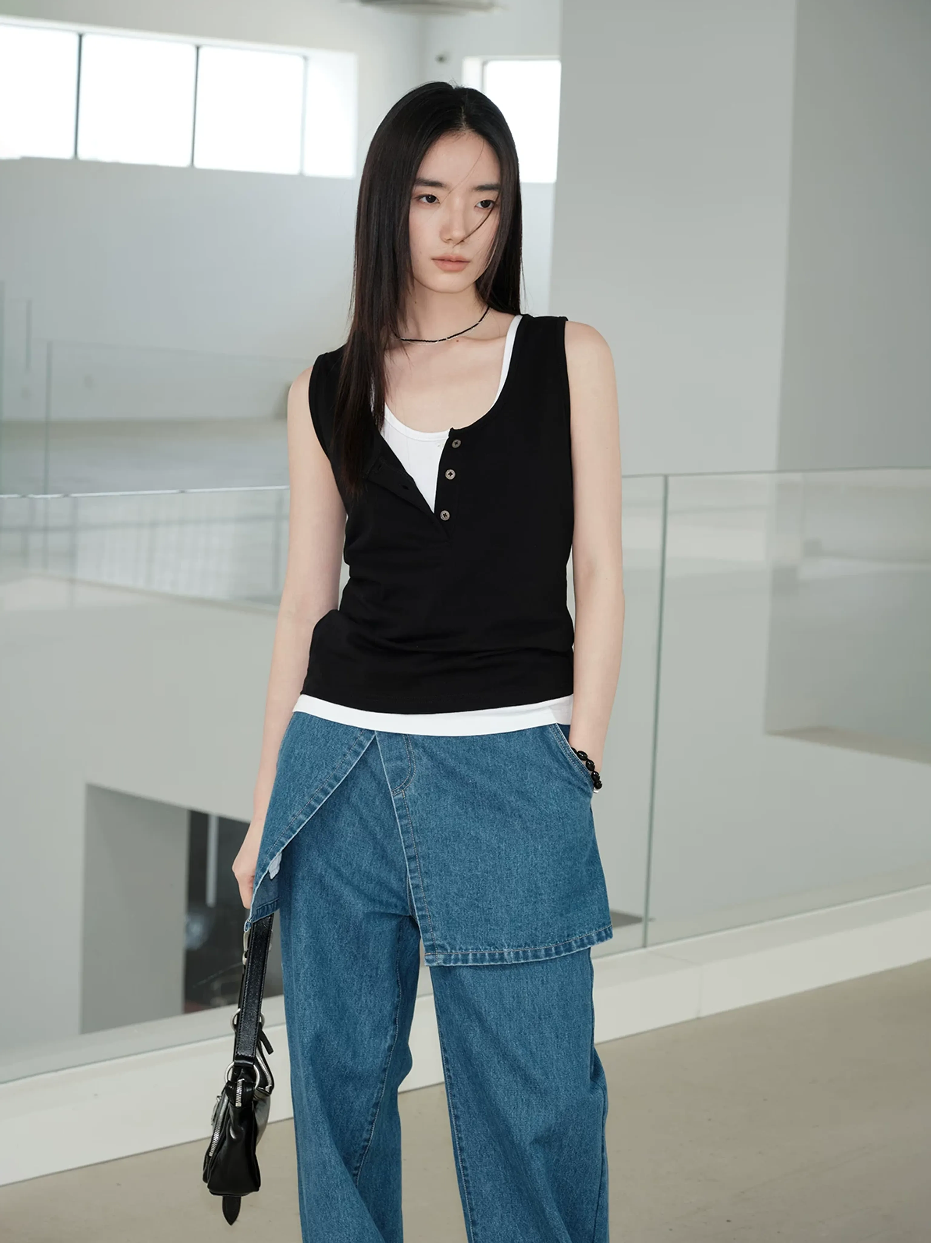 Henry U-neck Sleeveless Tank - Image 4