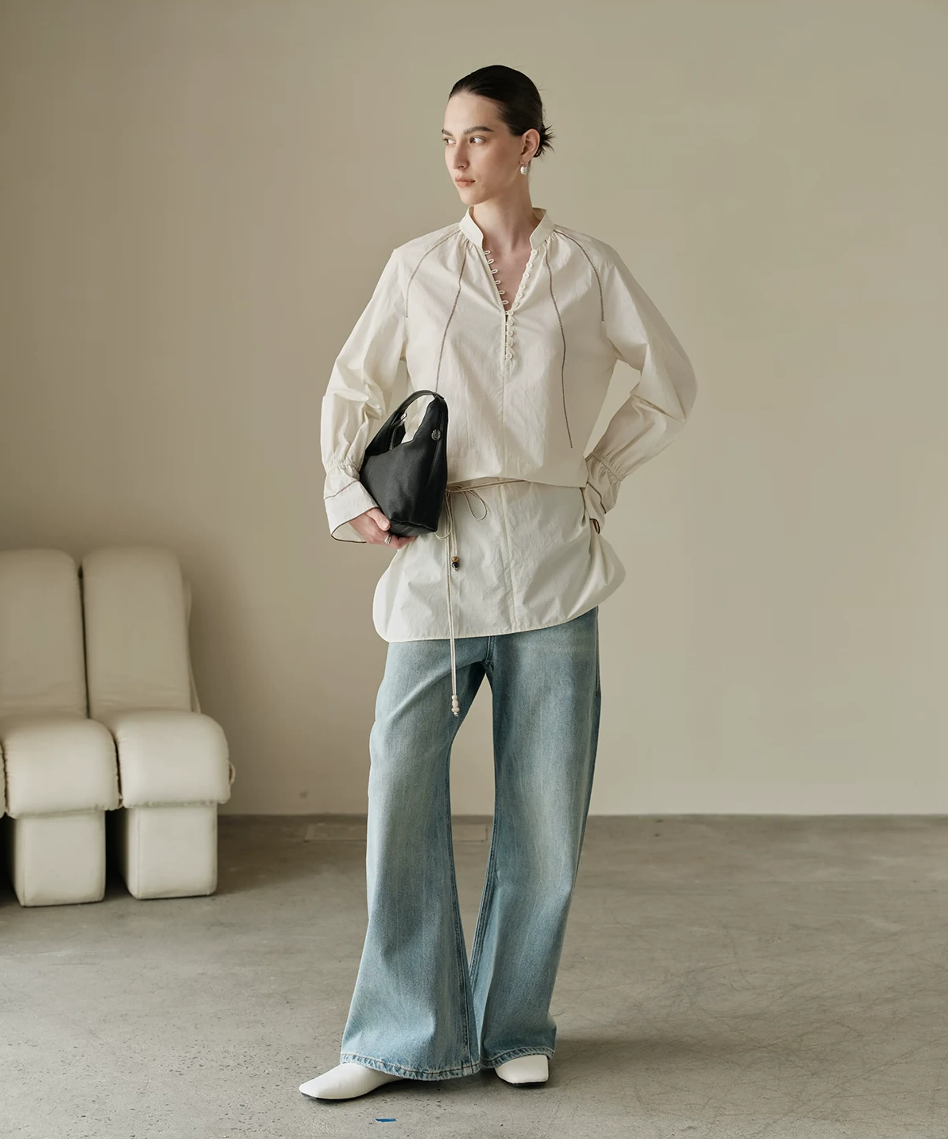 High-Rise Light Wash Wide-Leg Jeans - Image 4