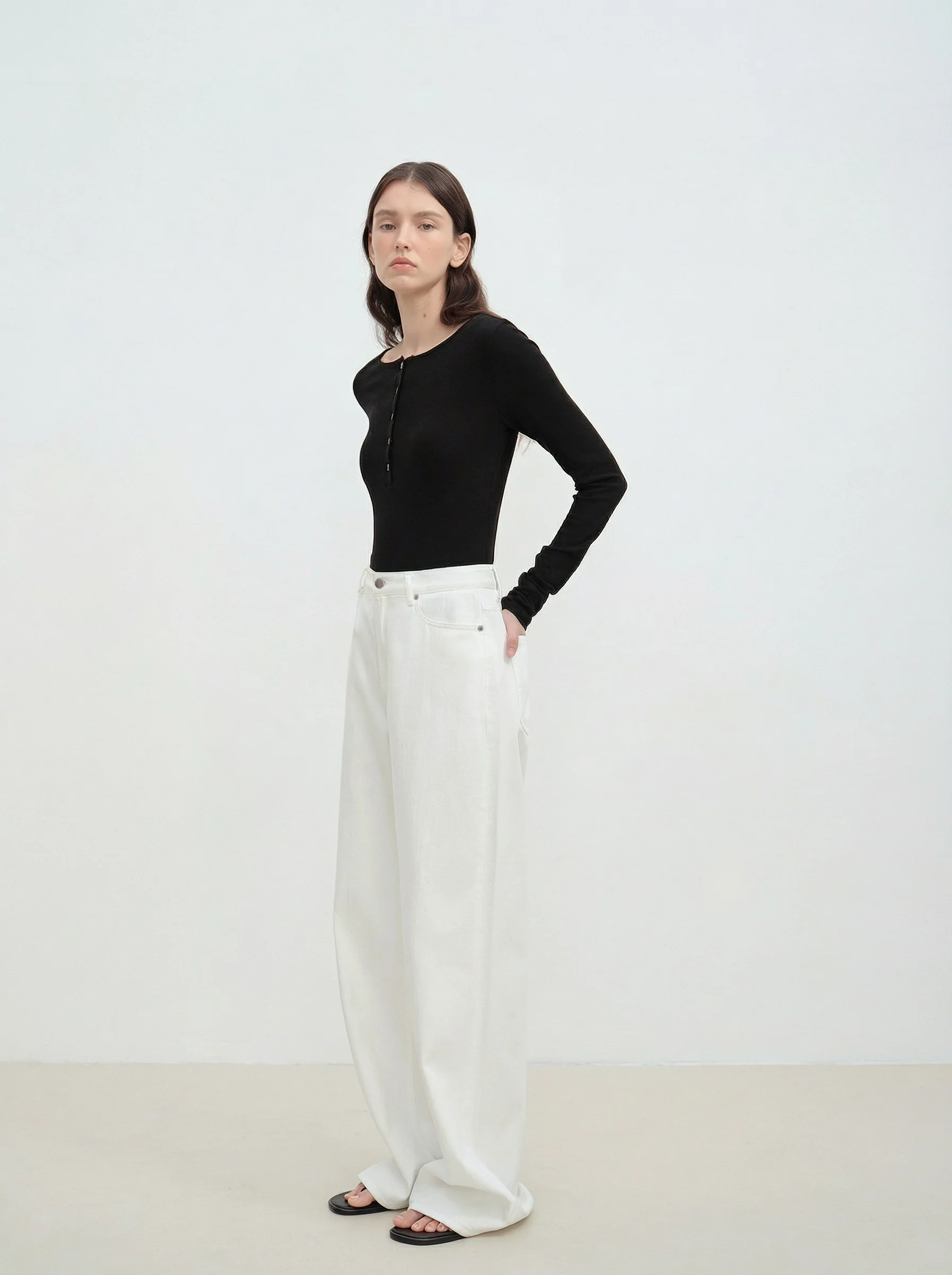 High-Rise Wide-Leg Jeans - Image 2