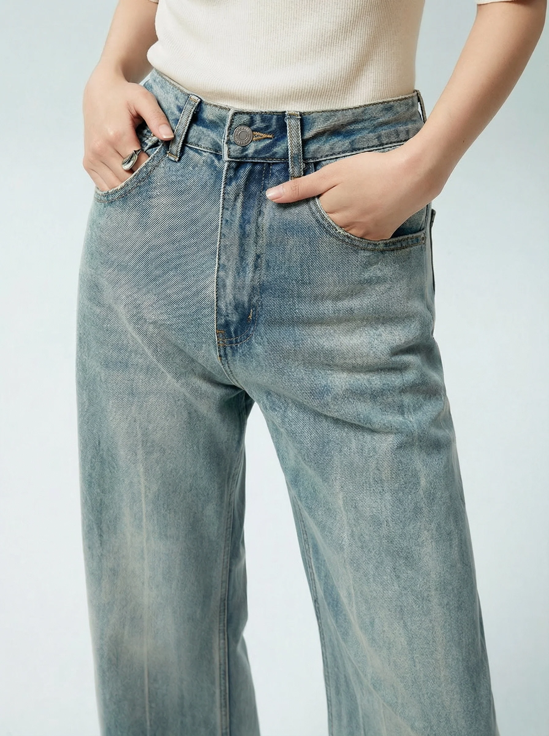 High-Waist Wide-Leg Jeans - Image 2