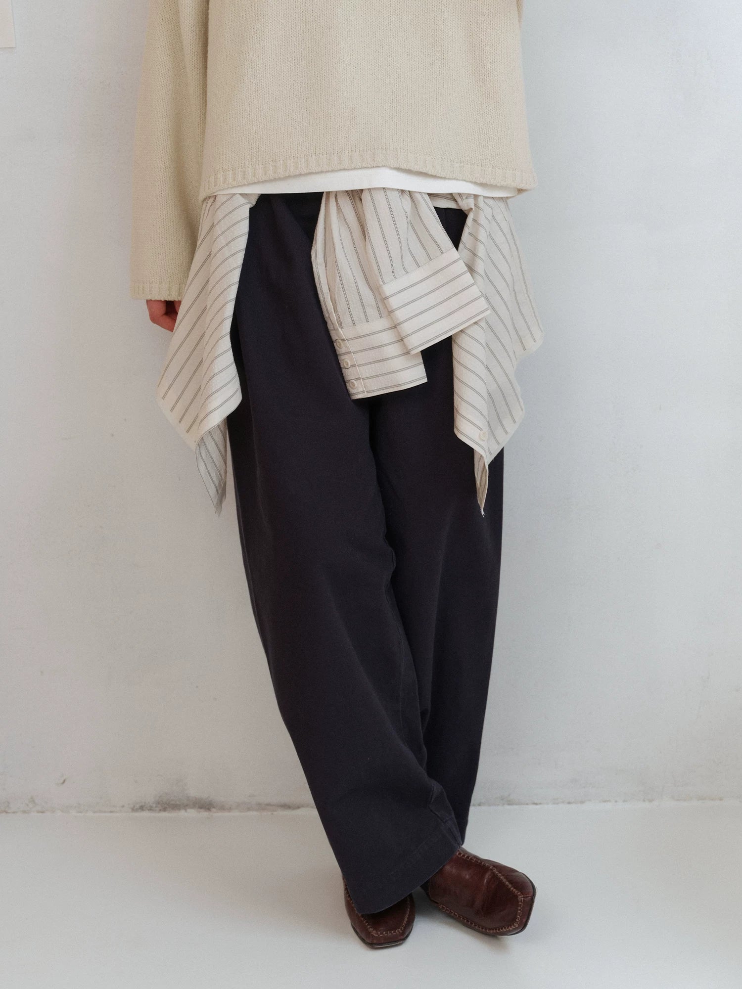 High-Waisted Pleated Cotton Wide-Leg Trousers - Image 6