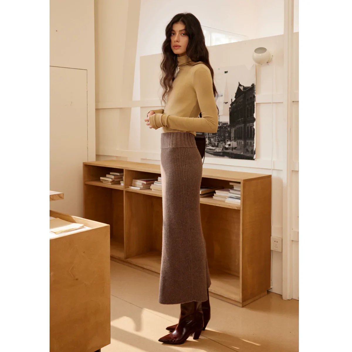 High-Waisted Ribbed Knit Skirt - Image 3