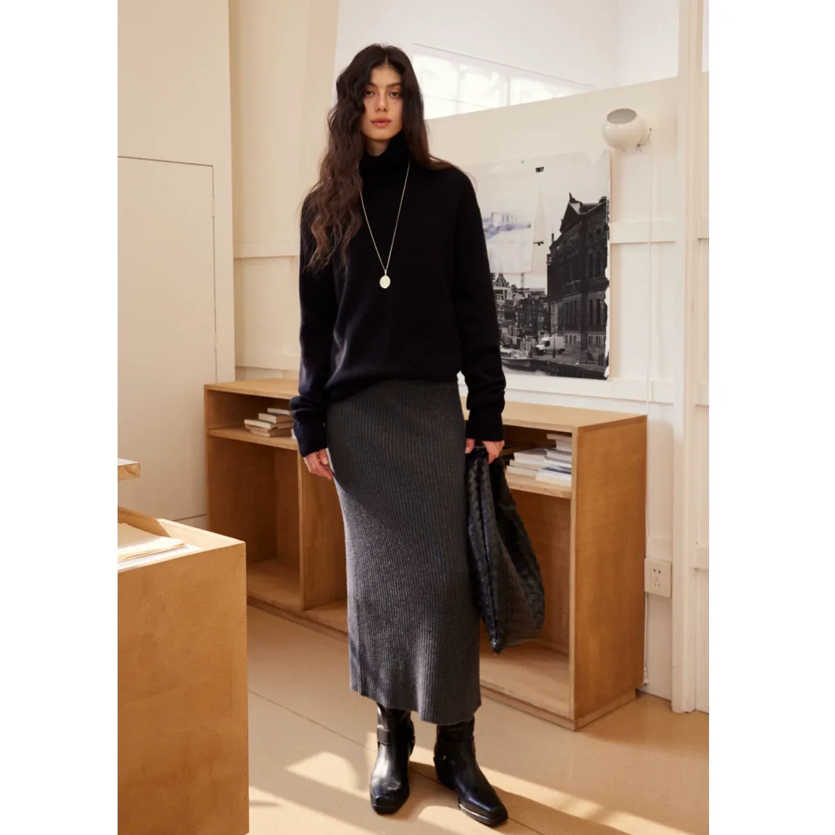 High-Waisted Ribbed Knit Skirt - Image 4