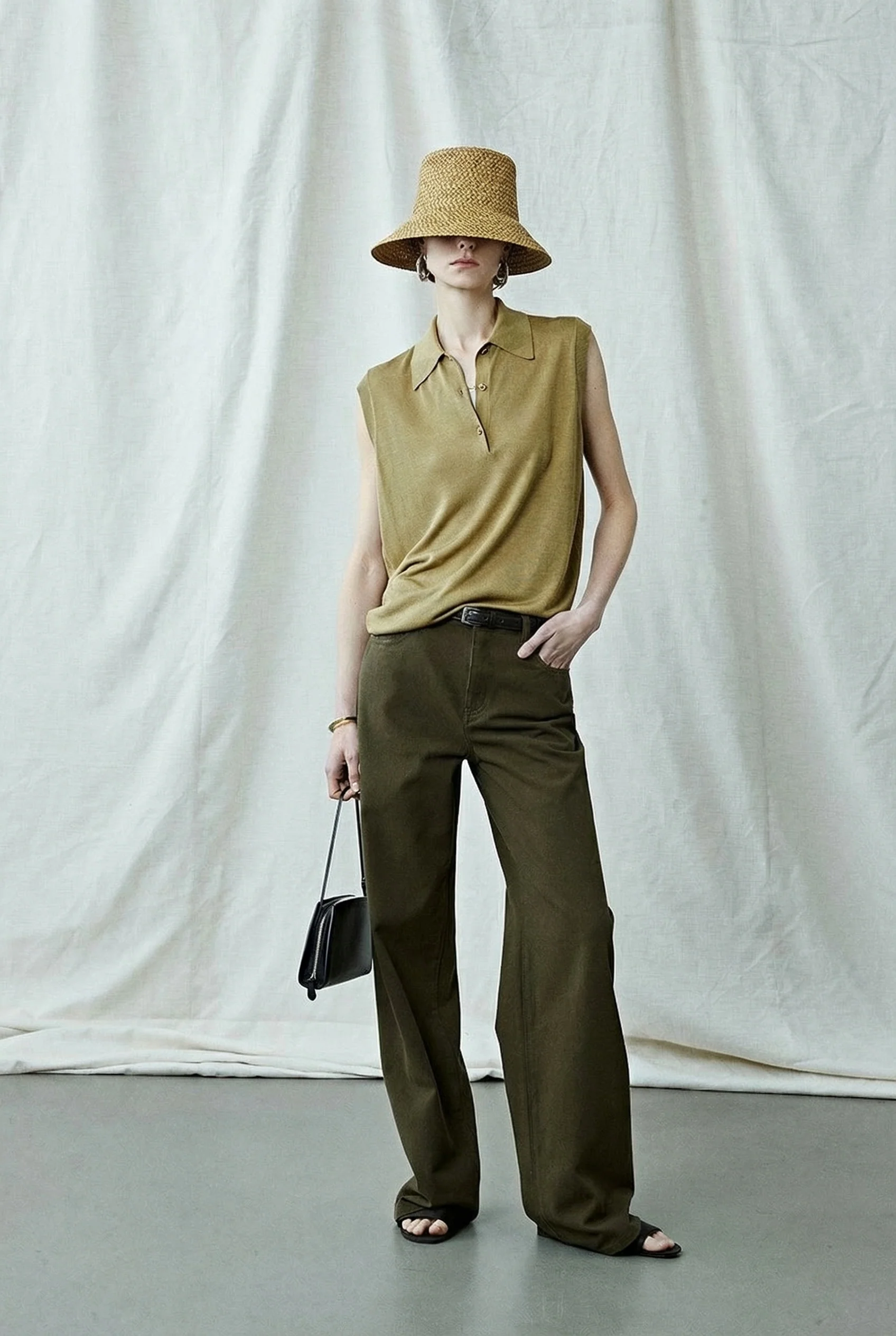 High Waisted Wide-Leg Jeans - Image 20