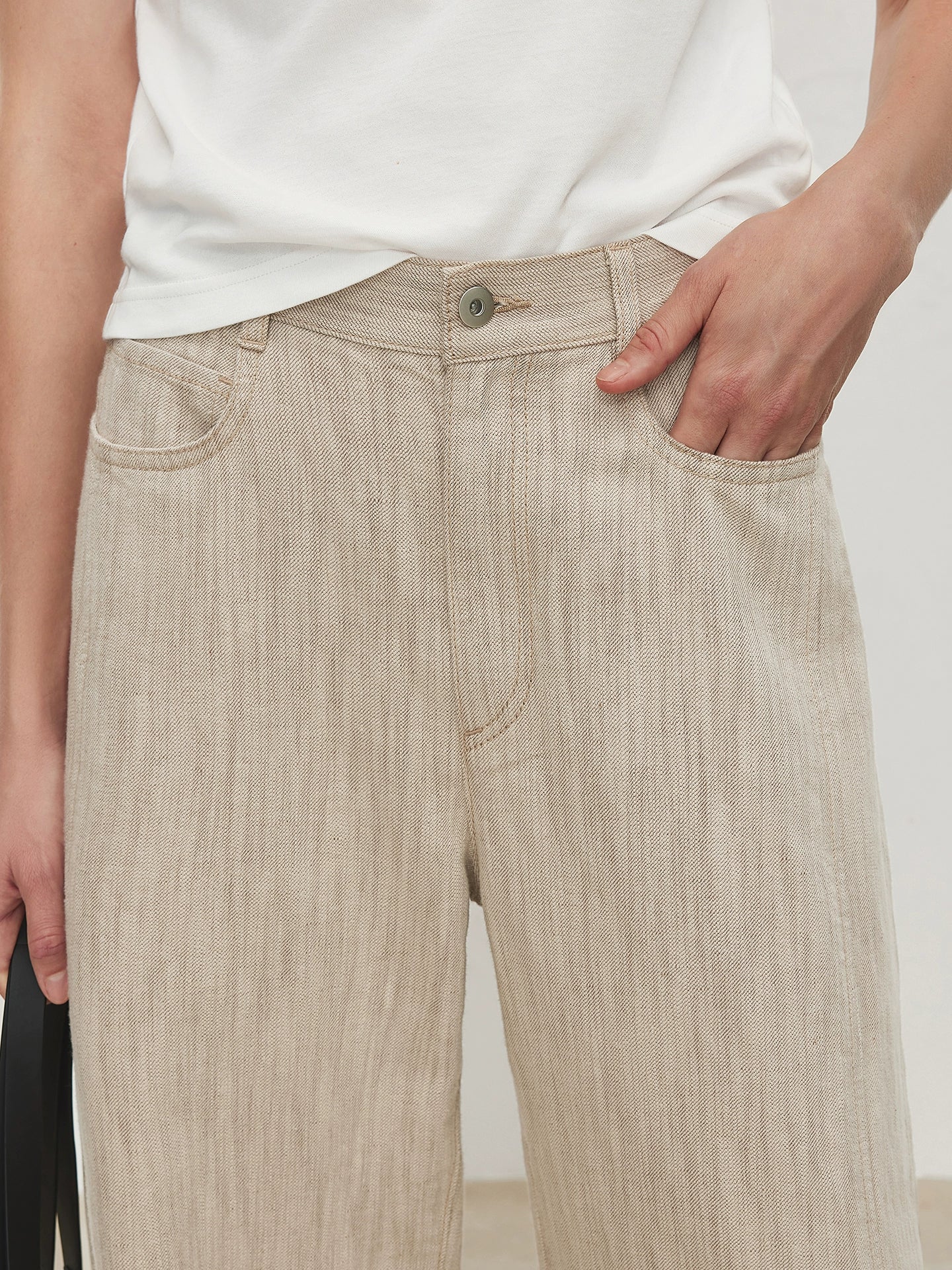 Italian Cotton-Linen Twill Curved Crop Pants - Image 5