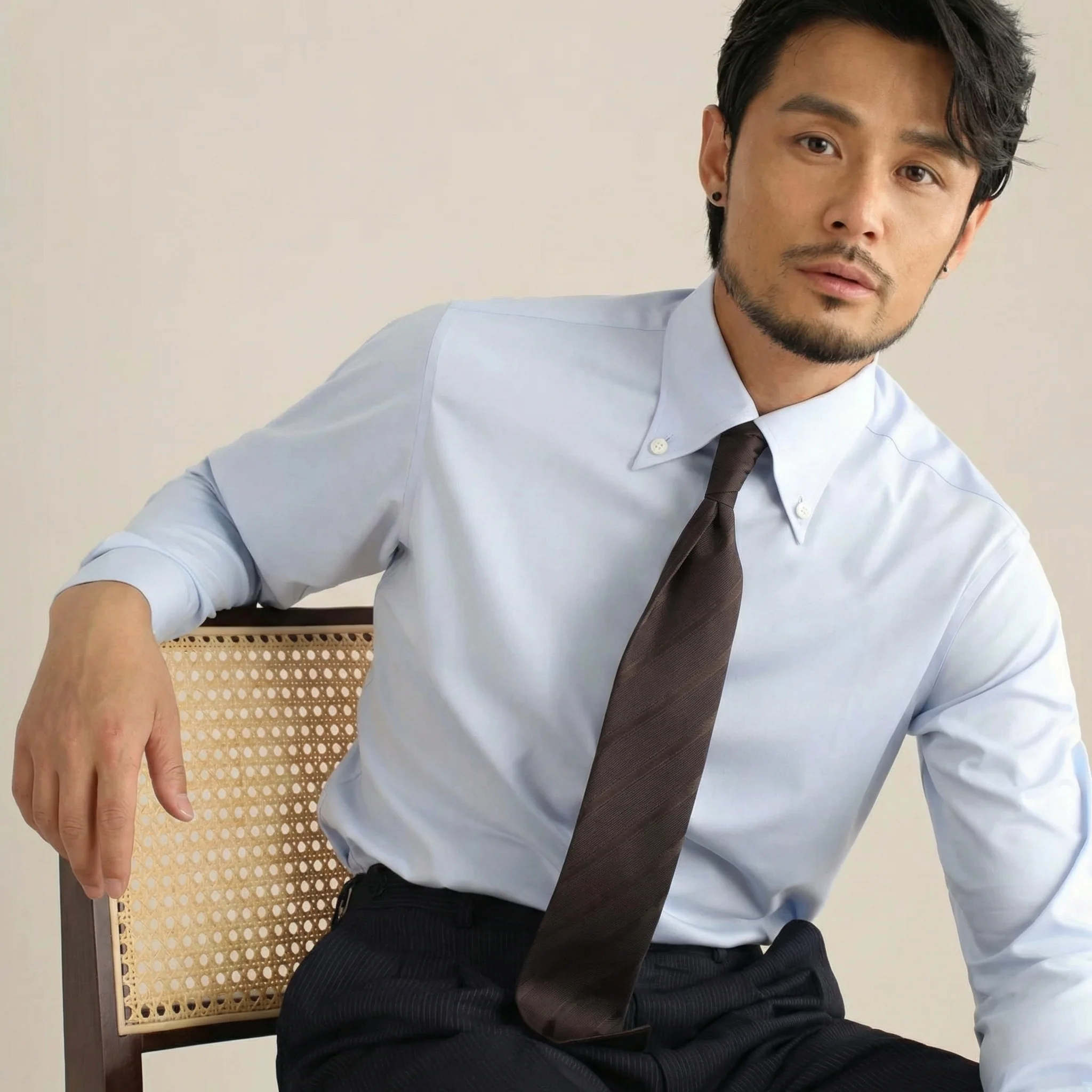 Italian Retro Large Point Collar Shirt - Image 7