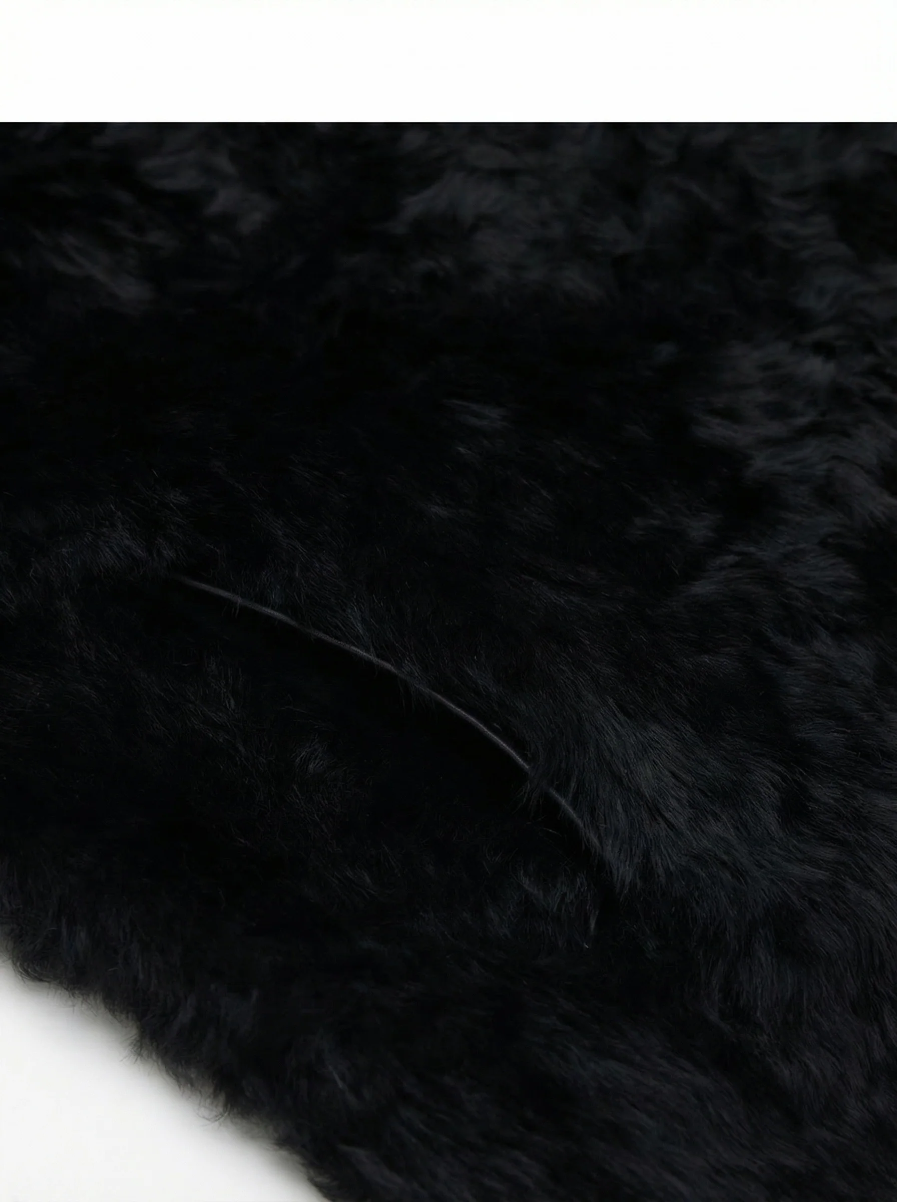 Lacon Shearling V-Neck Vest - Image 5