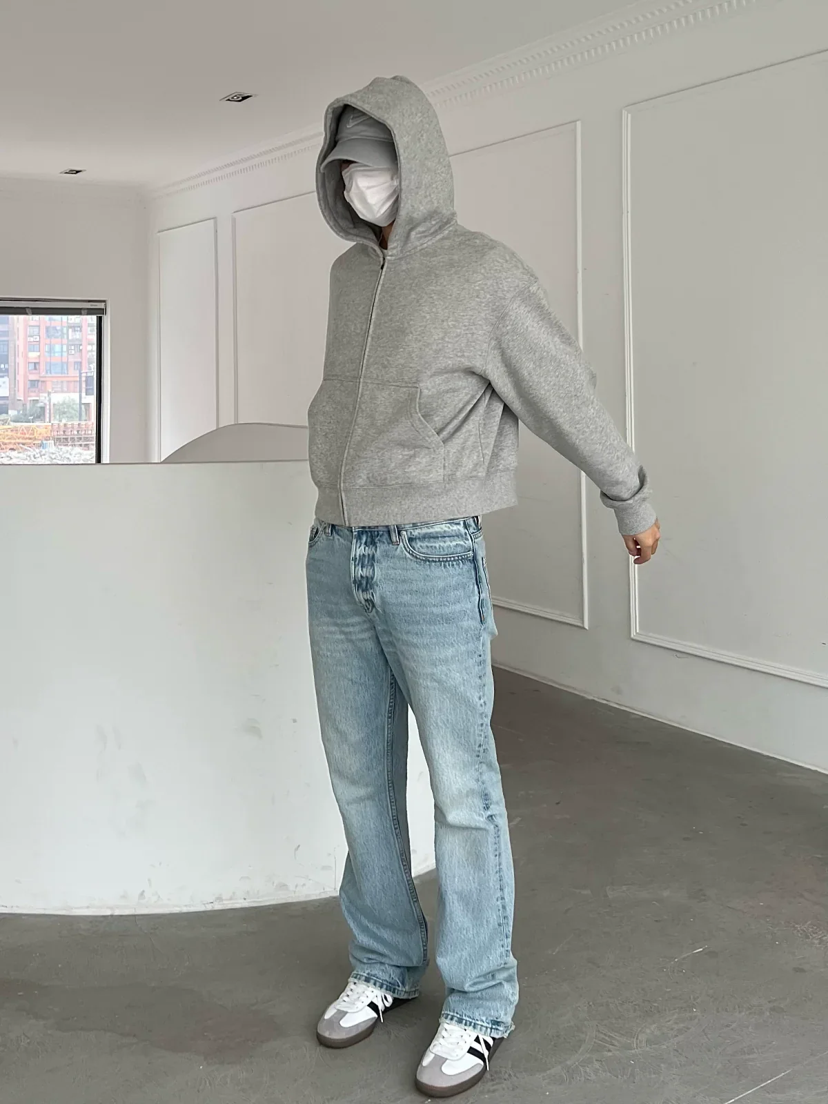 Light Blue Washed Jeans - Image 2