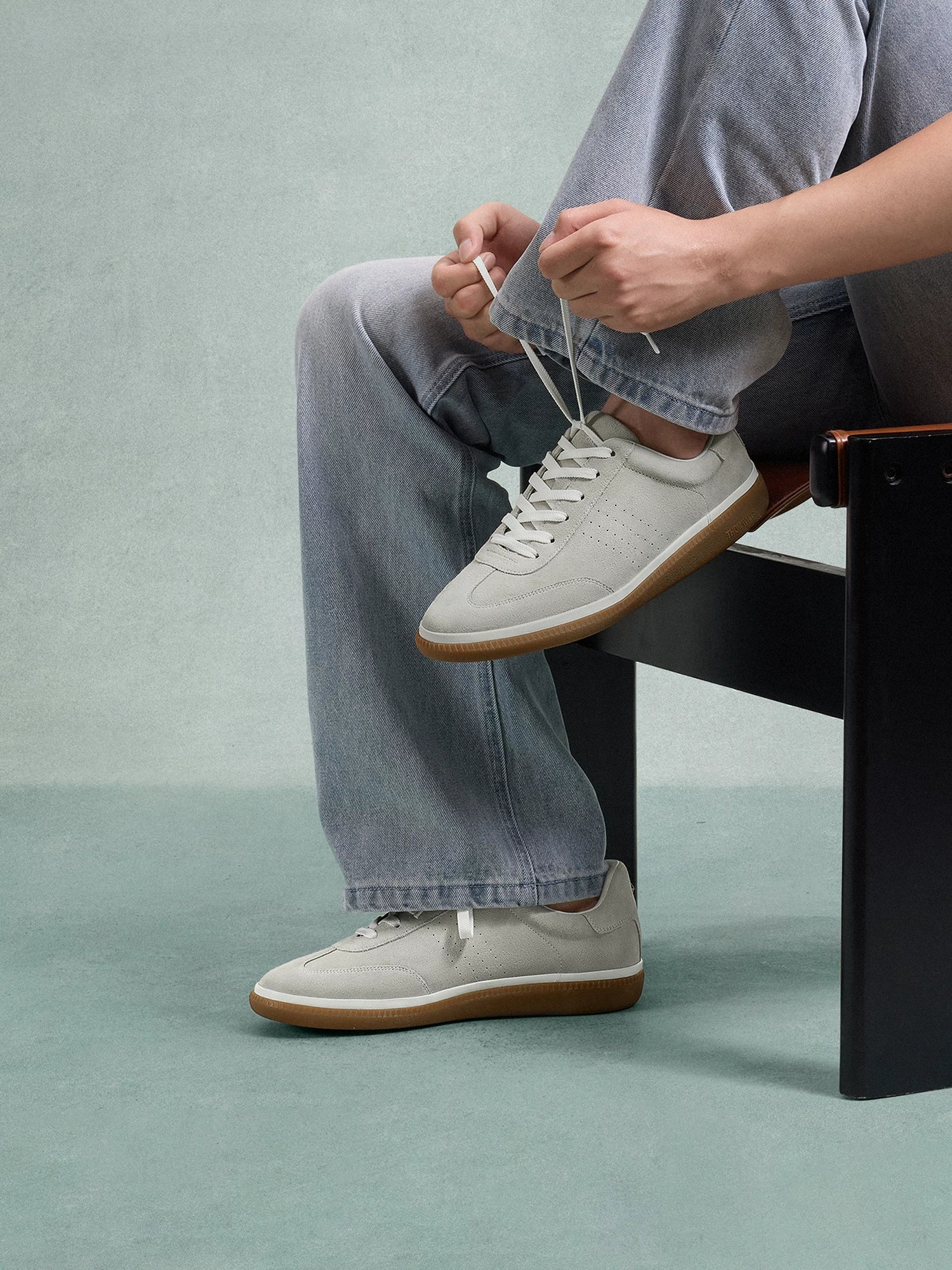 Light Grey Suede T-Toe Trainer