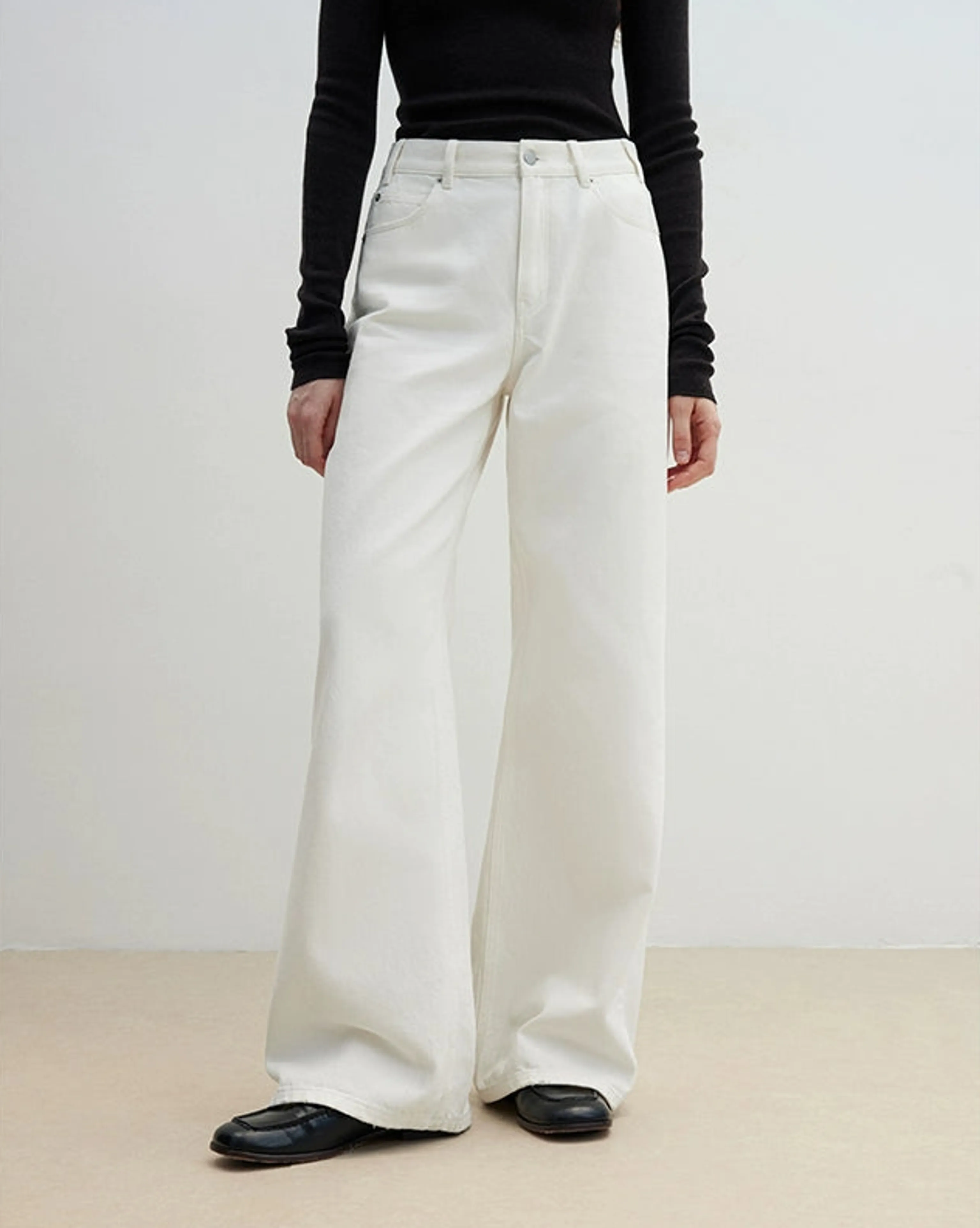Light Wash High-Rise Wide-Leg Jeans - Image 2