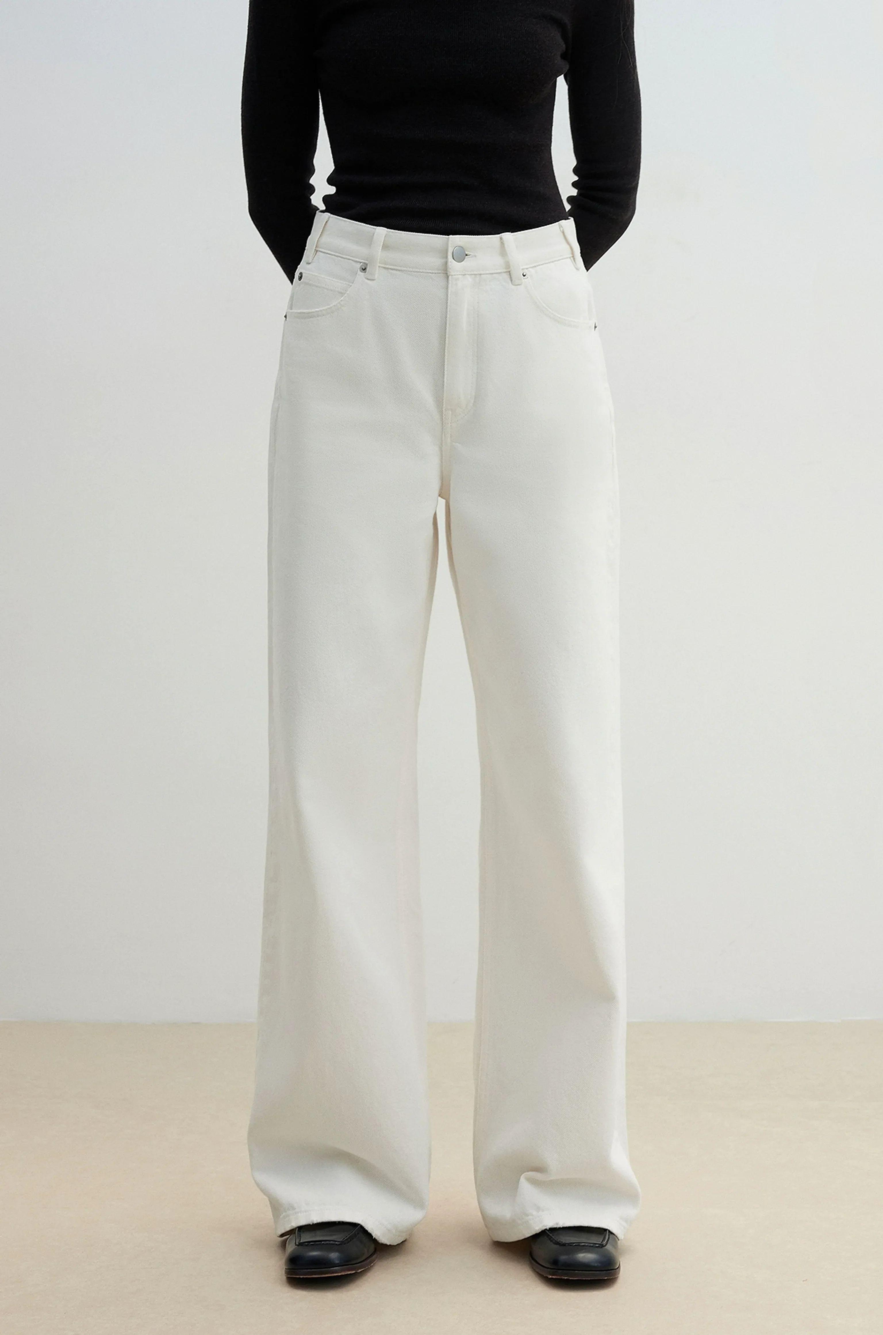 Light Wash High-Rise Wide-Leg Jeans - Image 4