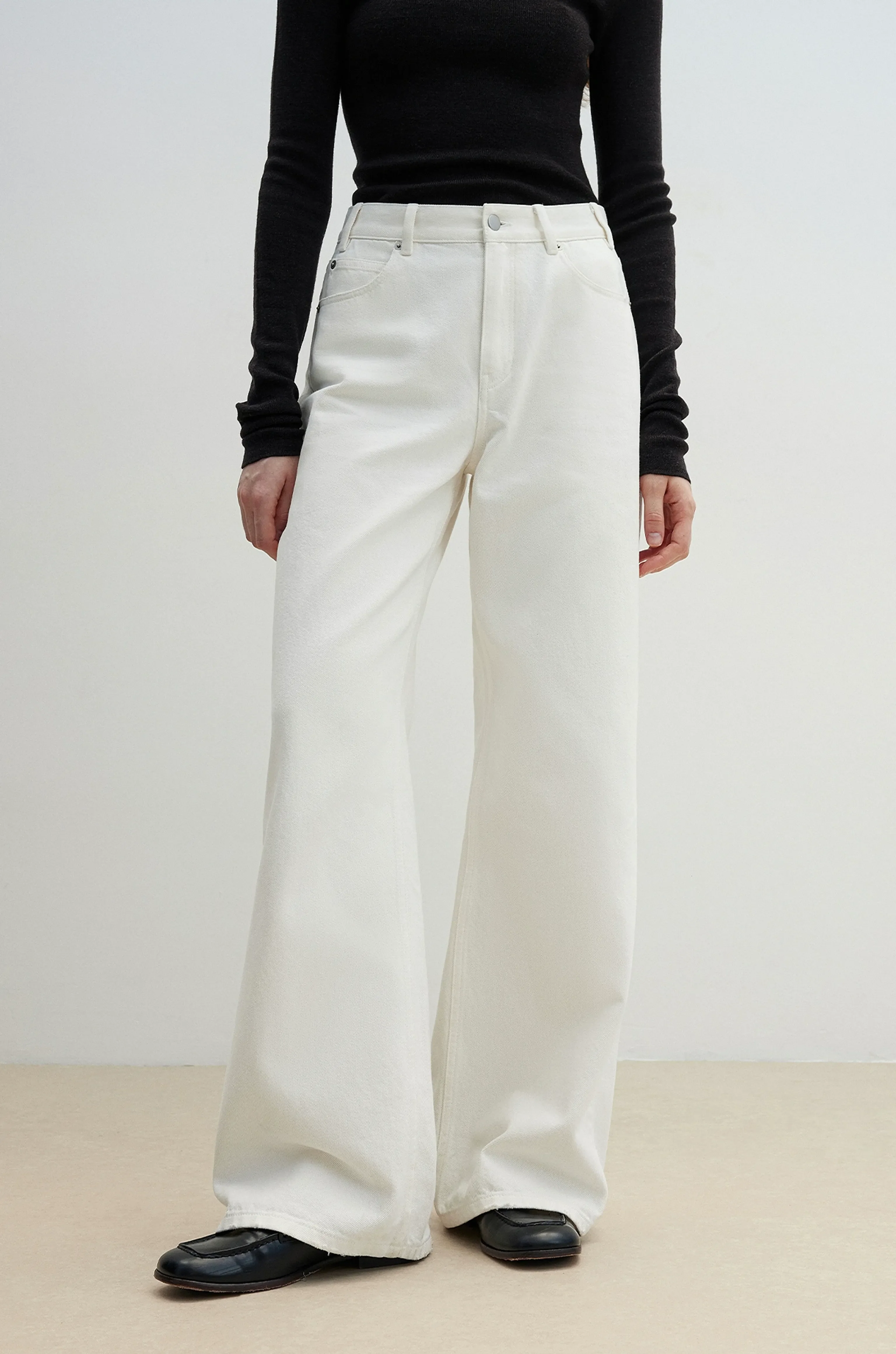 Light Wash High-Rise Wide-Leg Jeans - Image 6