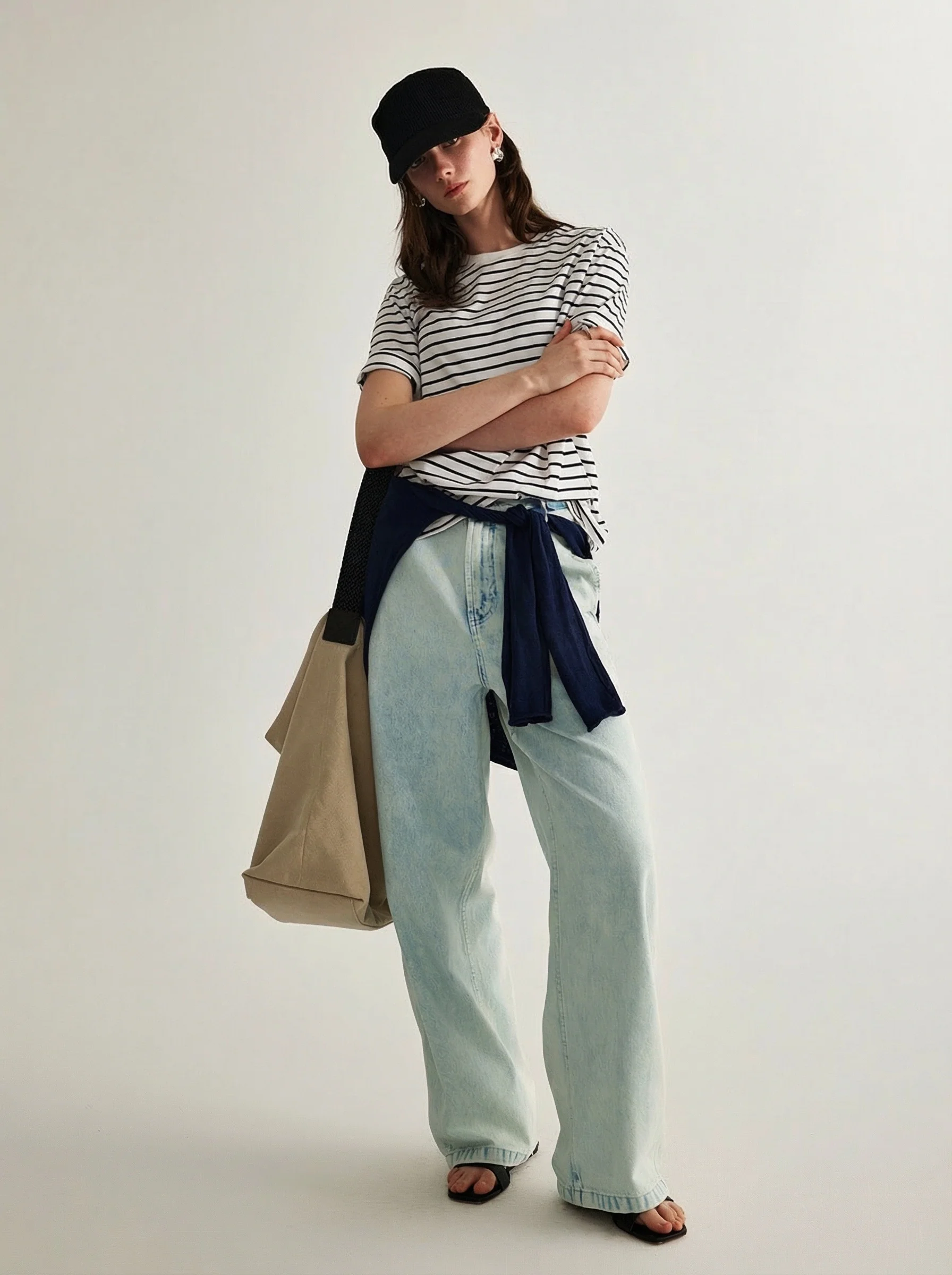 Light Wash Wide Jeans - Image 4
