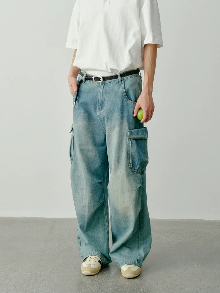 Light Wash Wide-Leg Cargo Jeans - Image 3