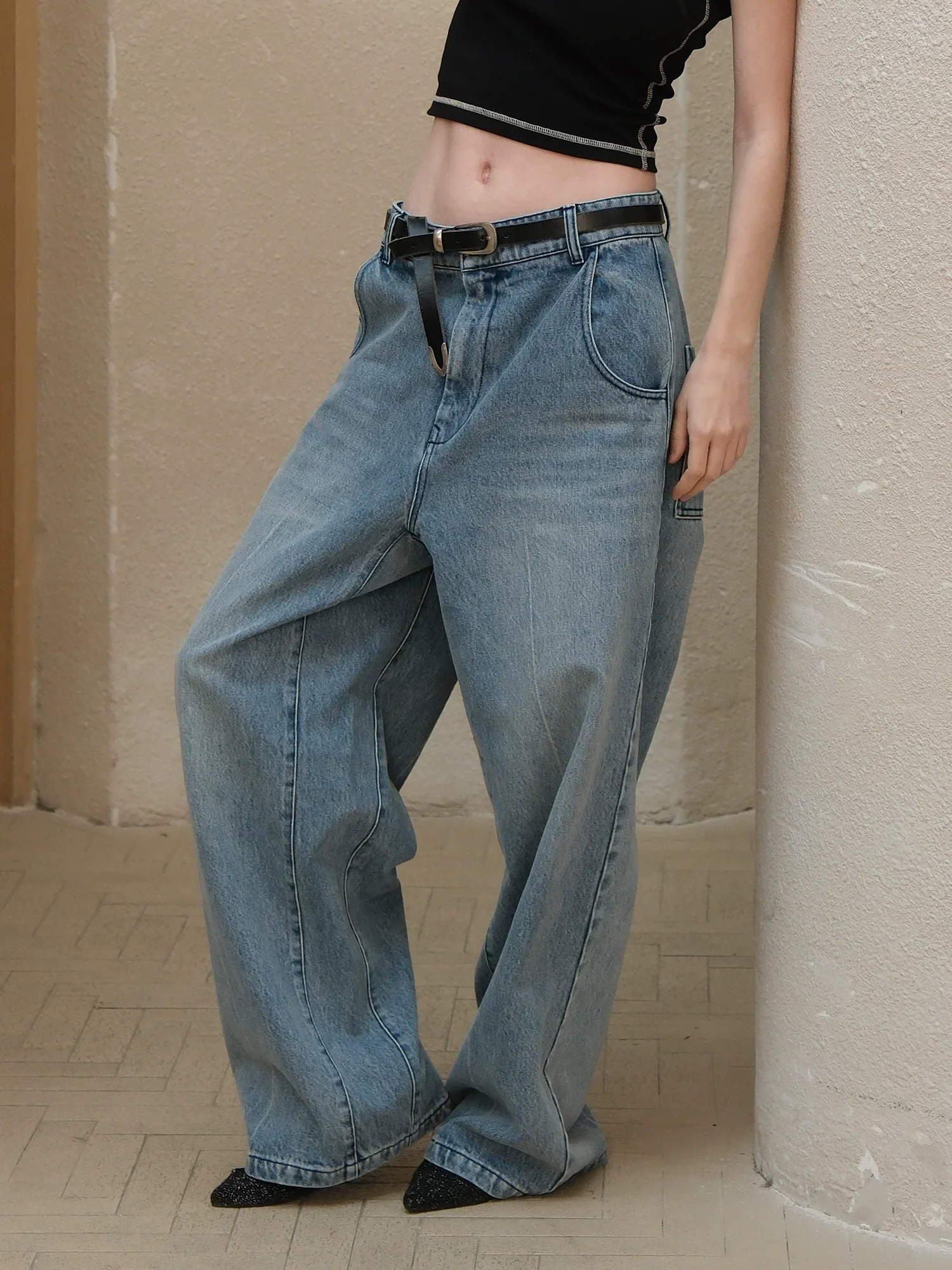 Light Wash Wide-Leg Denim Jeans