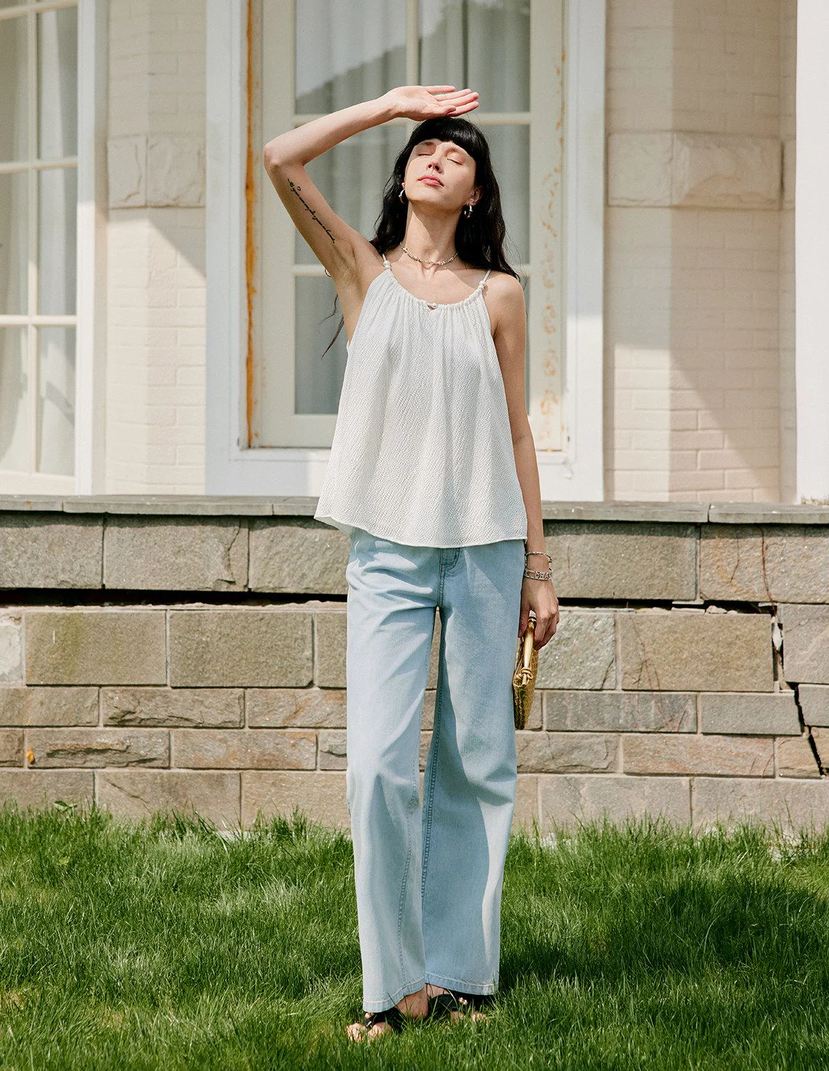 Light Wash Wide-Leg Jeans - Image 3