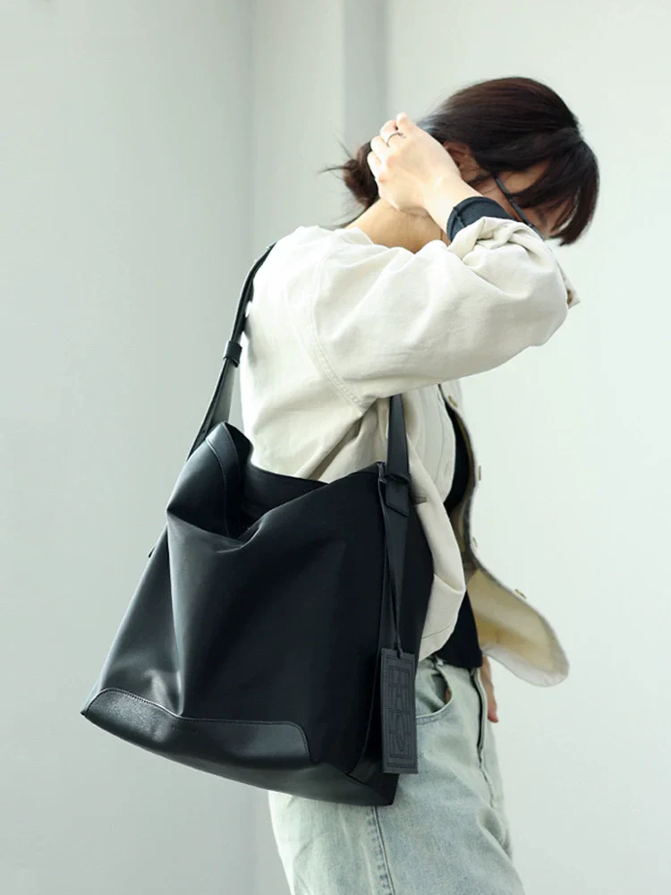 Lightweight Large-Capacity Tote Bag - Image 3