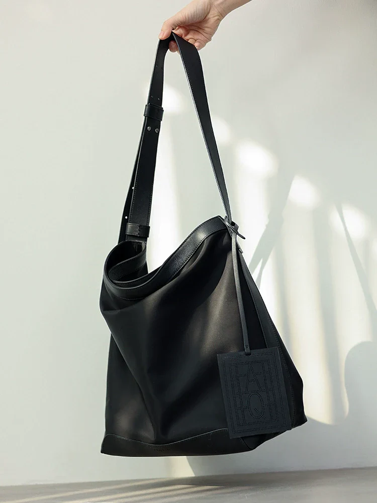 Lightweight Large-Capacity Tote Bag - Image 5