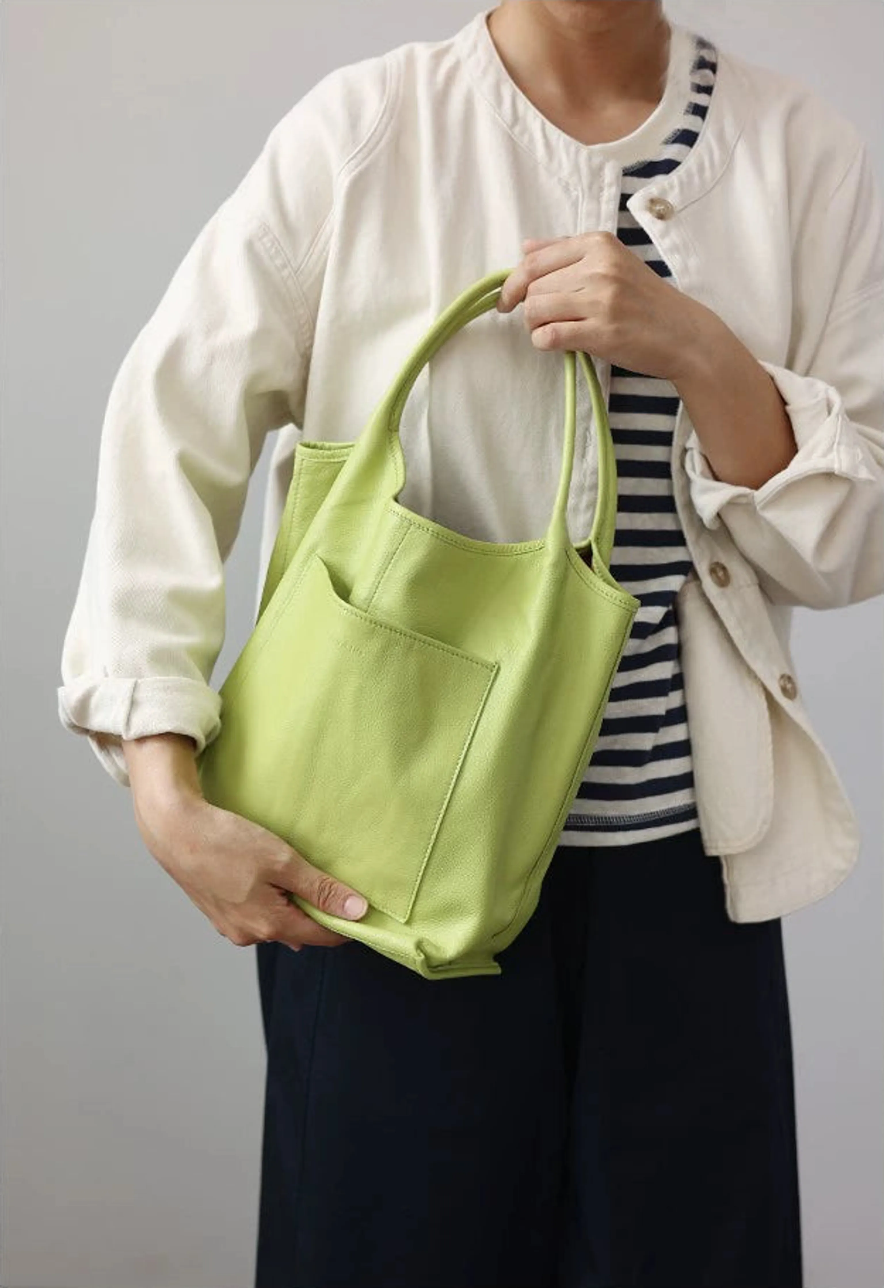 Lightweight Leather Tote Bag - Image 14