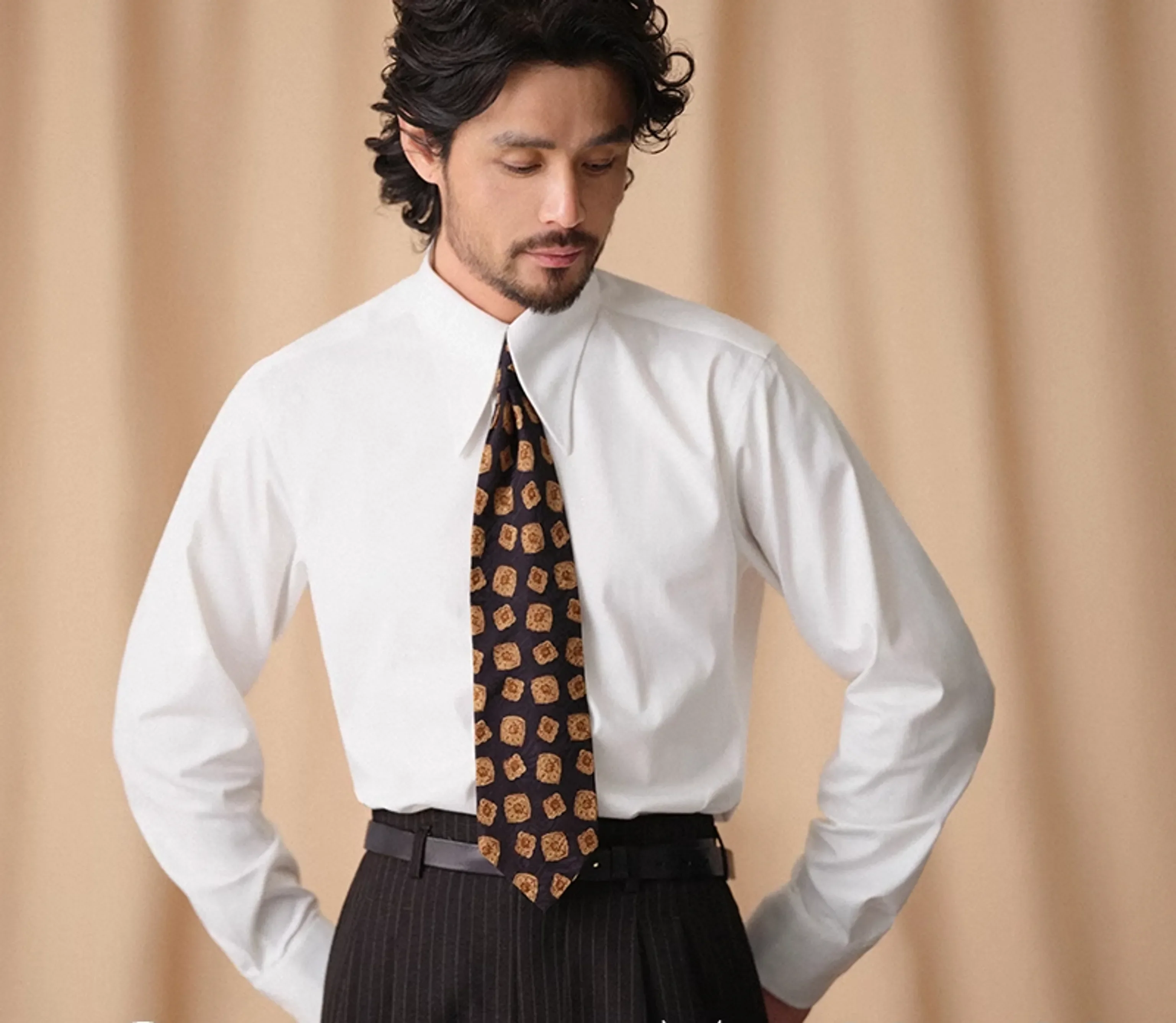 Long Pointed Collar White Shirt - Image 3