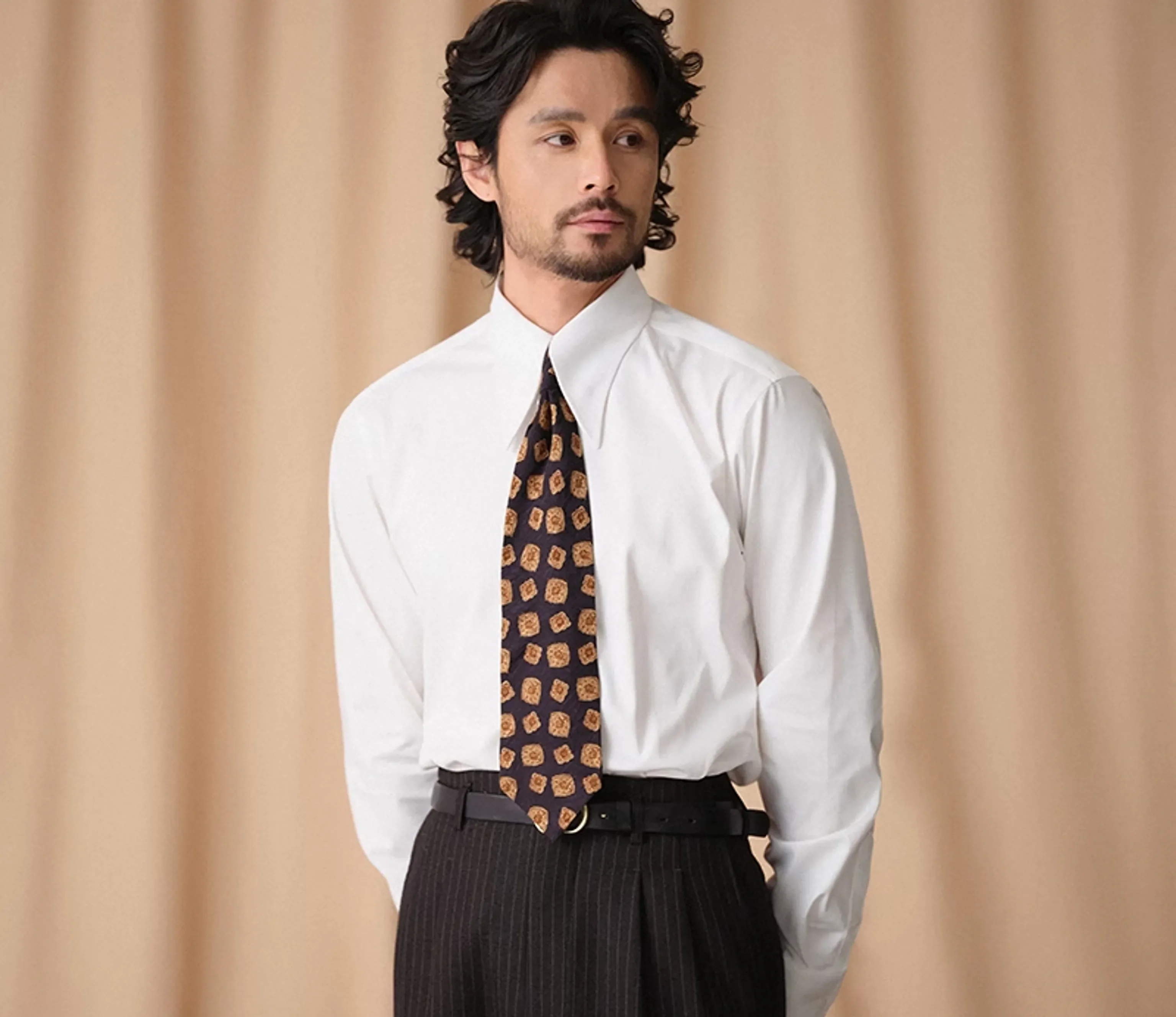Long Pointed Collar White Shirt - Image 5