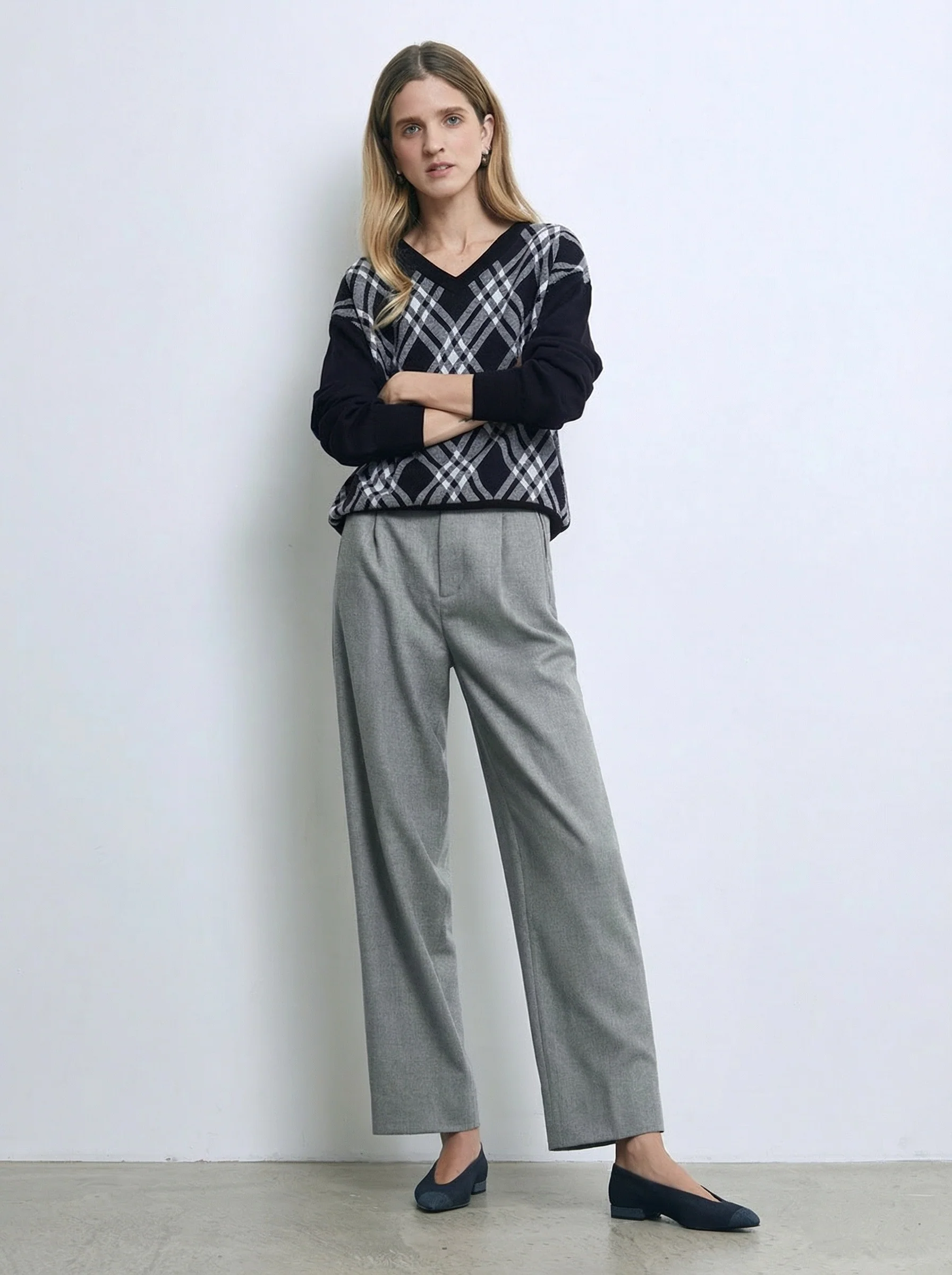 LOUISE Argyle V-Neck Sweater - Image 5