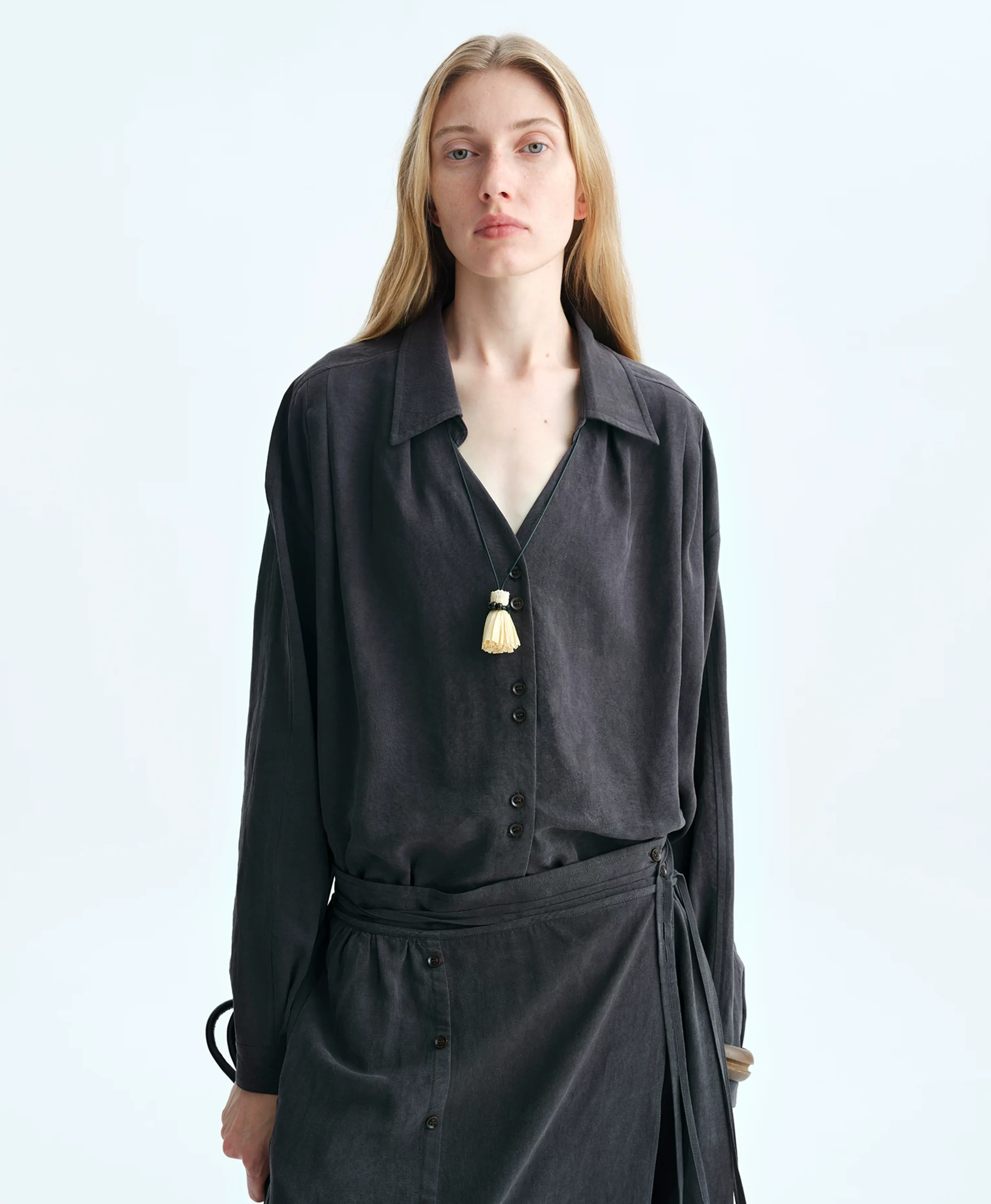 Matte Washed Tencel Linen V-Neck Shirt - Image 3
