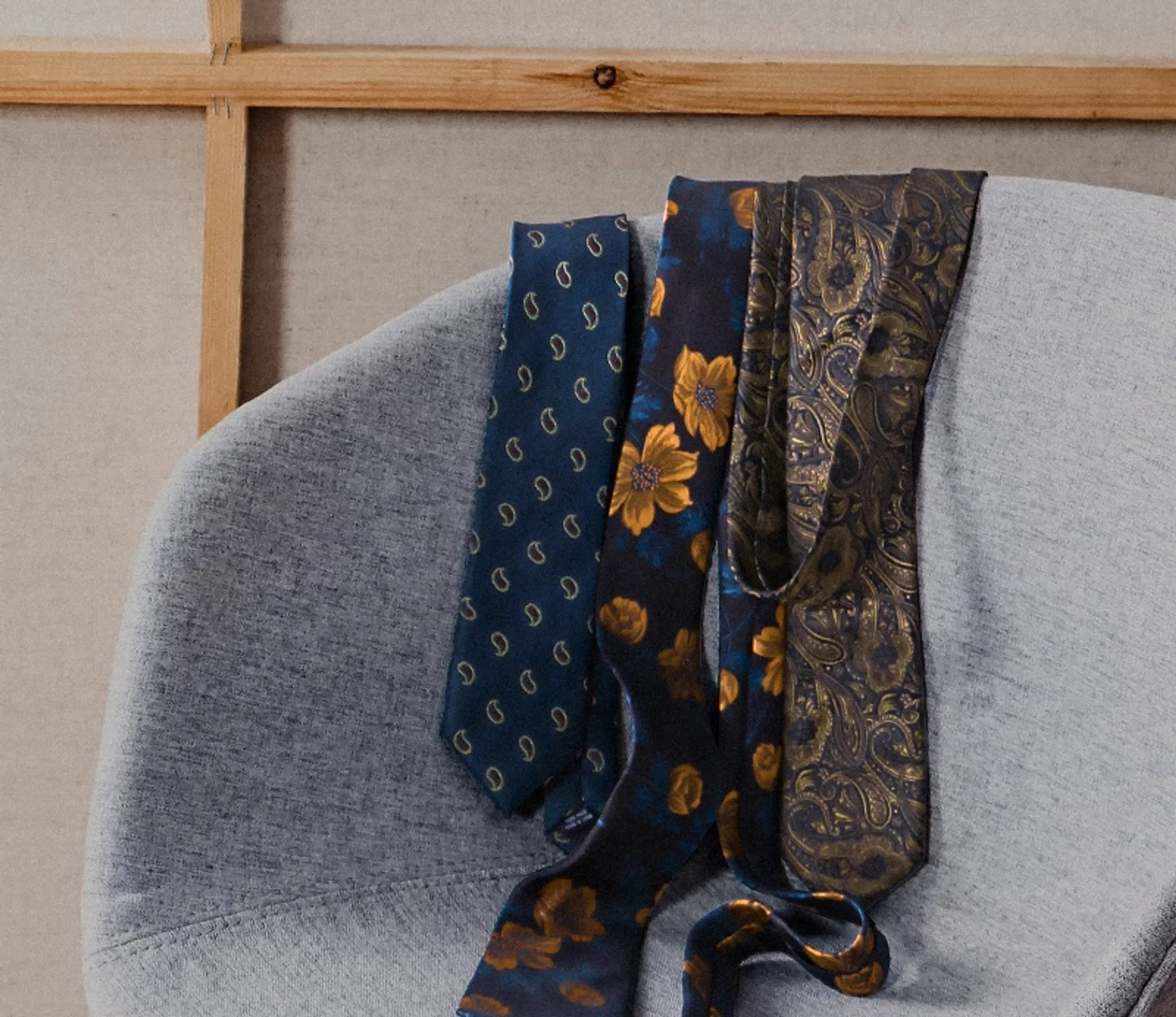 Men's Classic Patterned Tie - Image 3