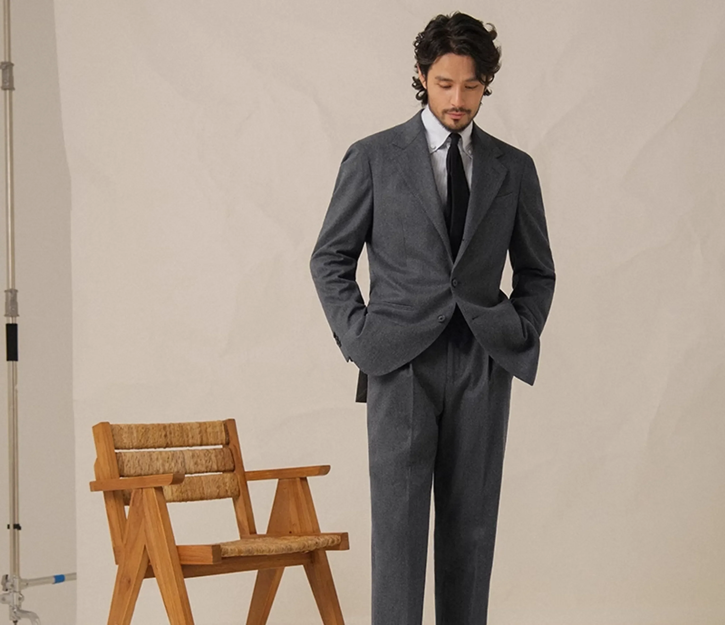 Men's Classic Suit - Image 4