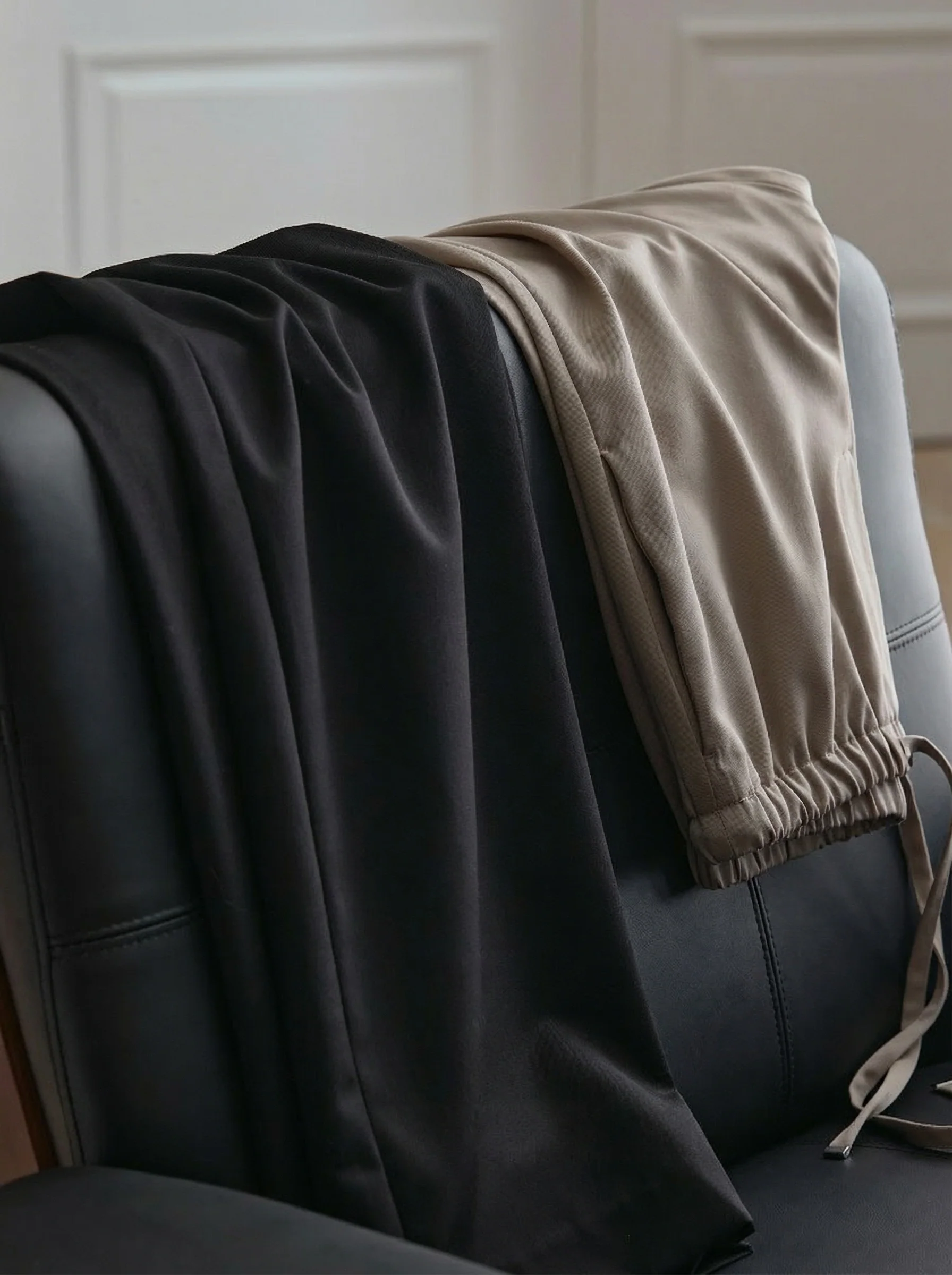 Merino Wide-Leg Drawstring Trousers - Image 7