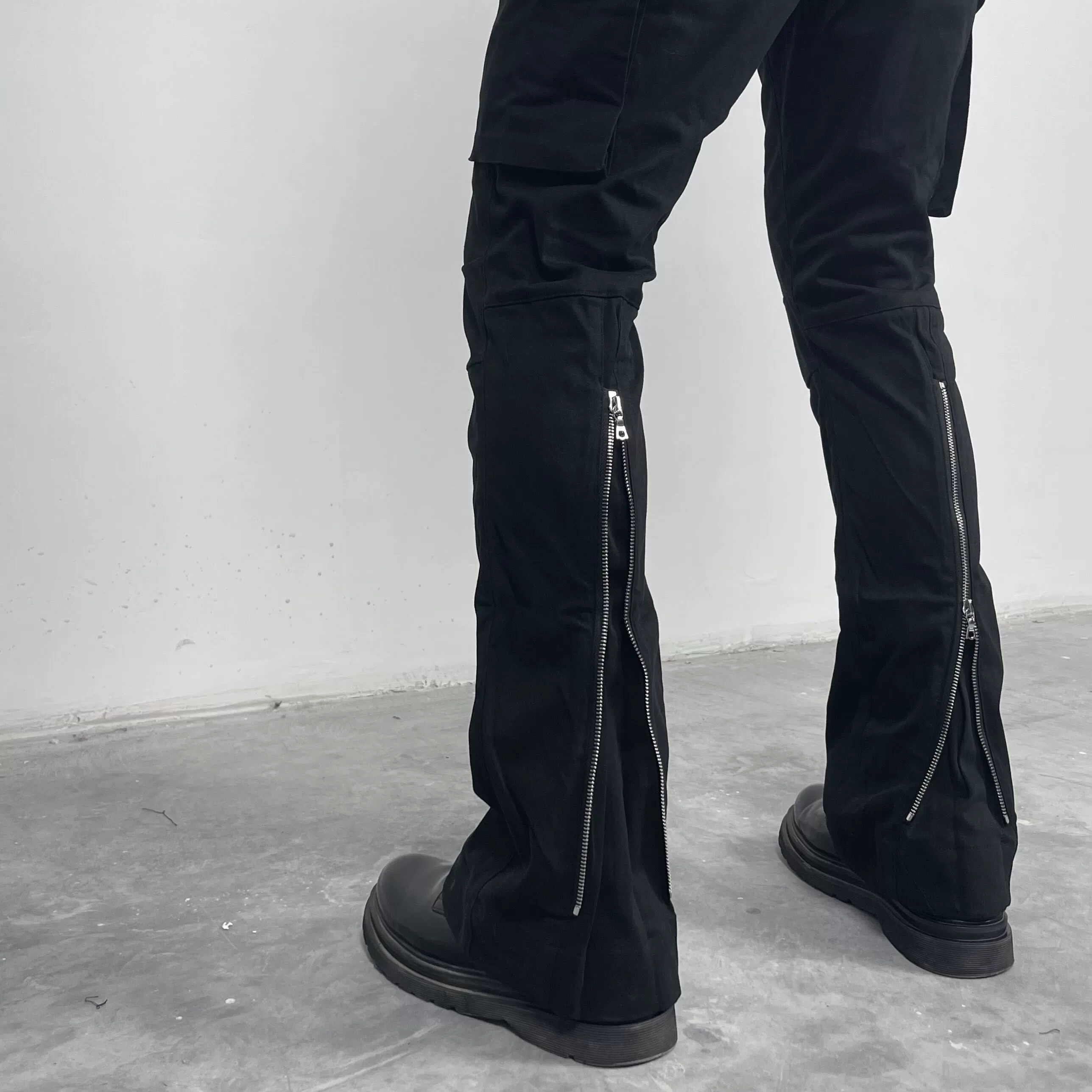 Micro-Flared Cargo Trousers - Image 3