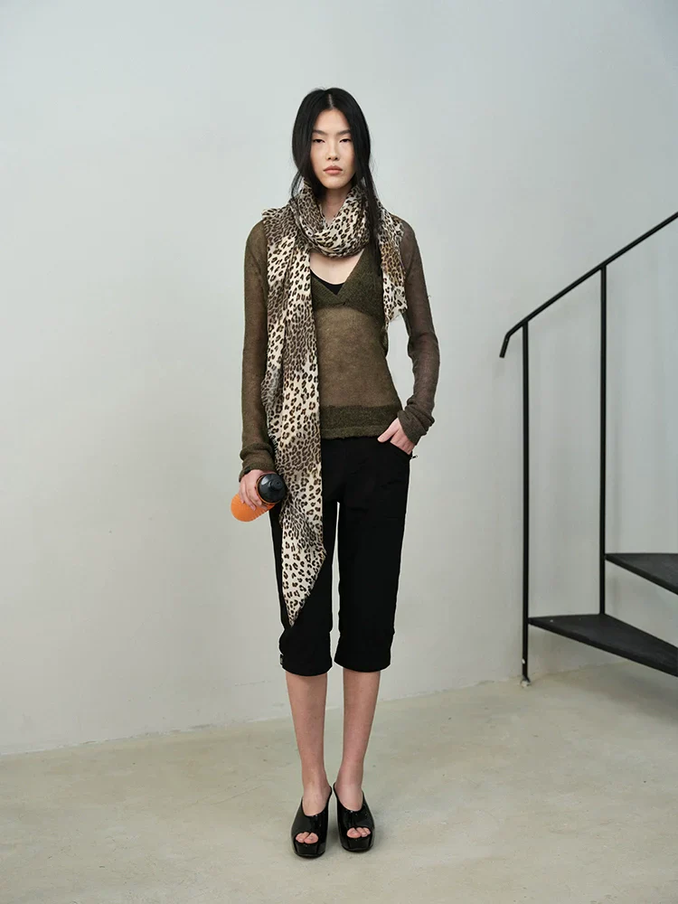 Mid-Rise Cropped Utility Pants - Image 3