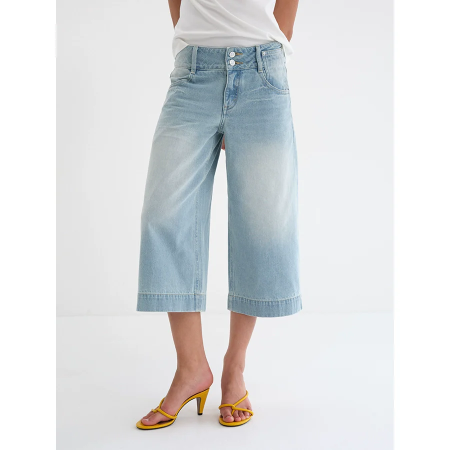Mid-Rise Light Wash Wide-Leg Jeans - Image 4