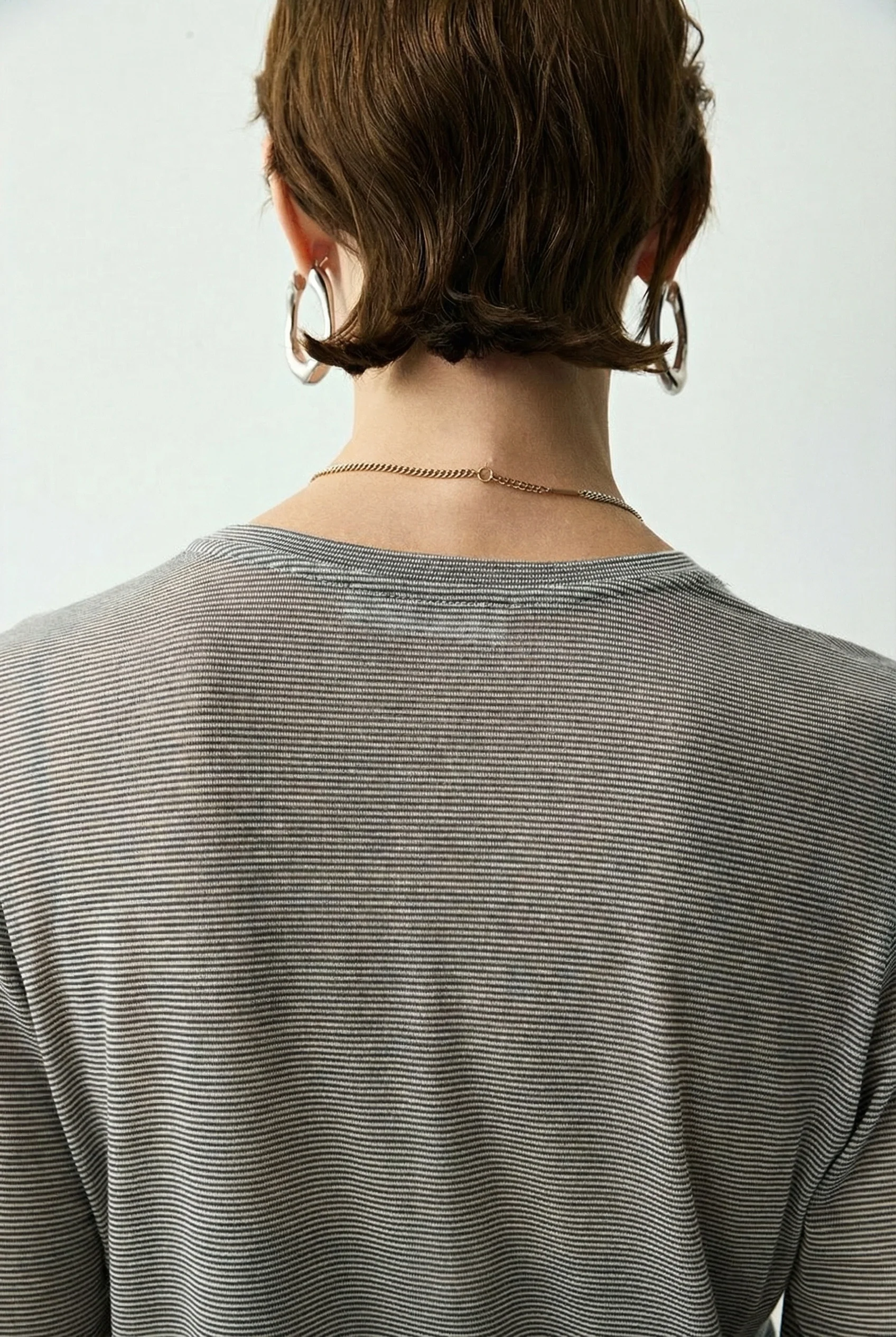 Minimalist Long-Sleeve T-Shirt - Image 18