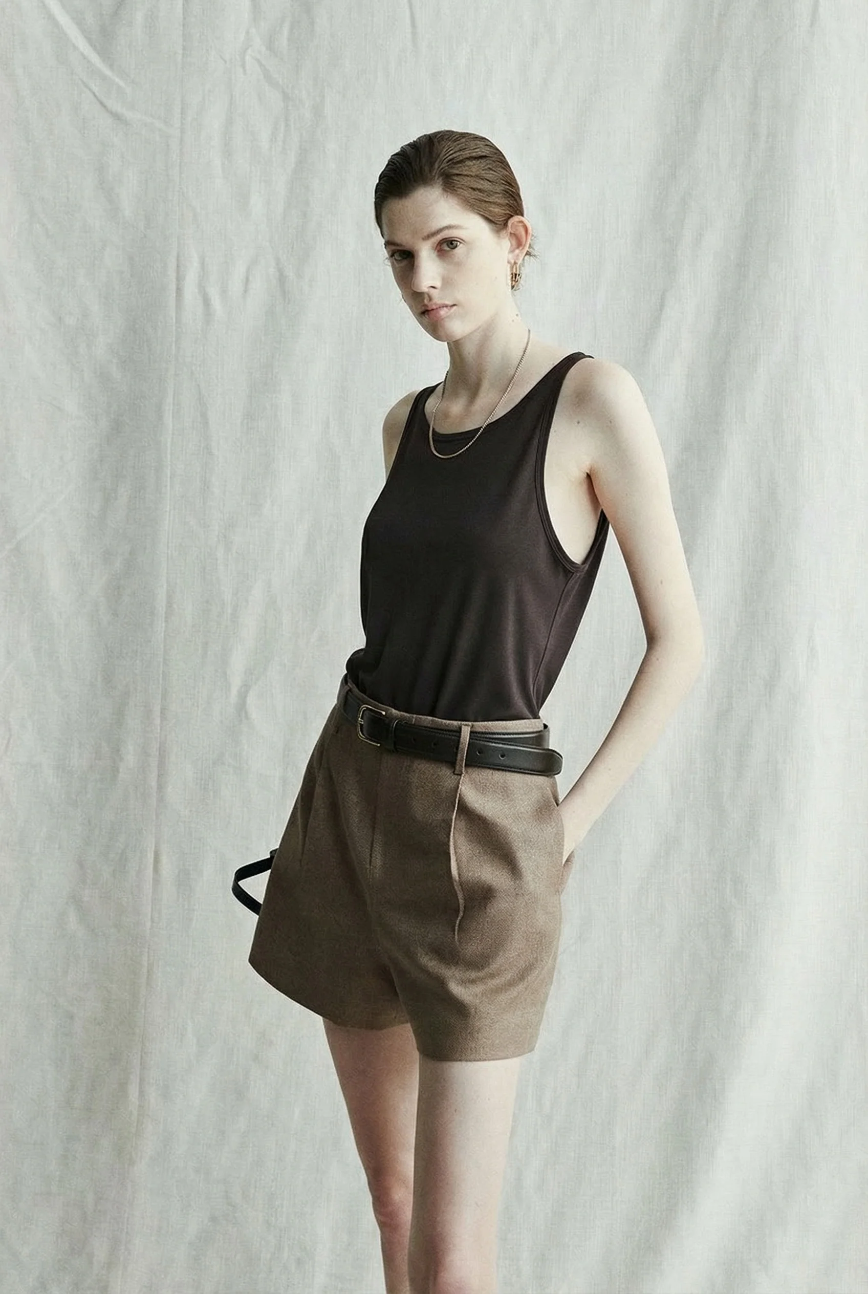 Minimalist Sleeveless Tank - Image 4
