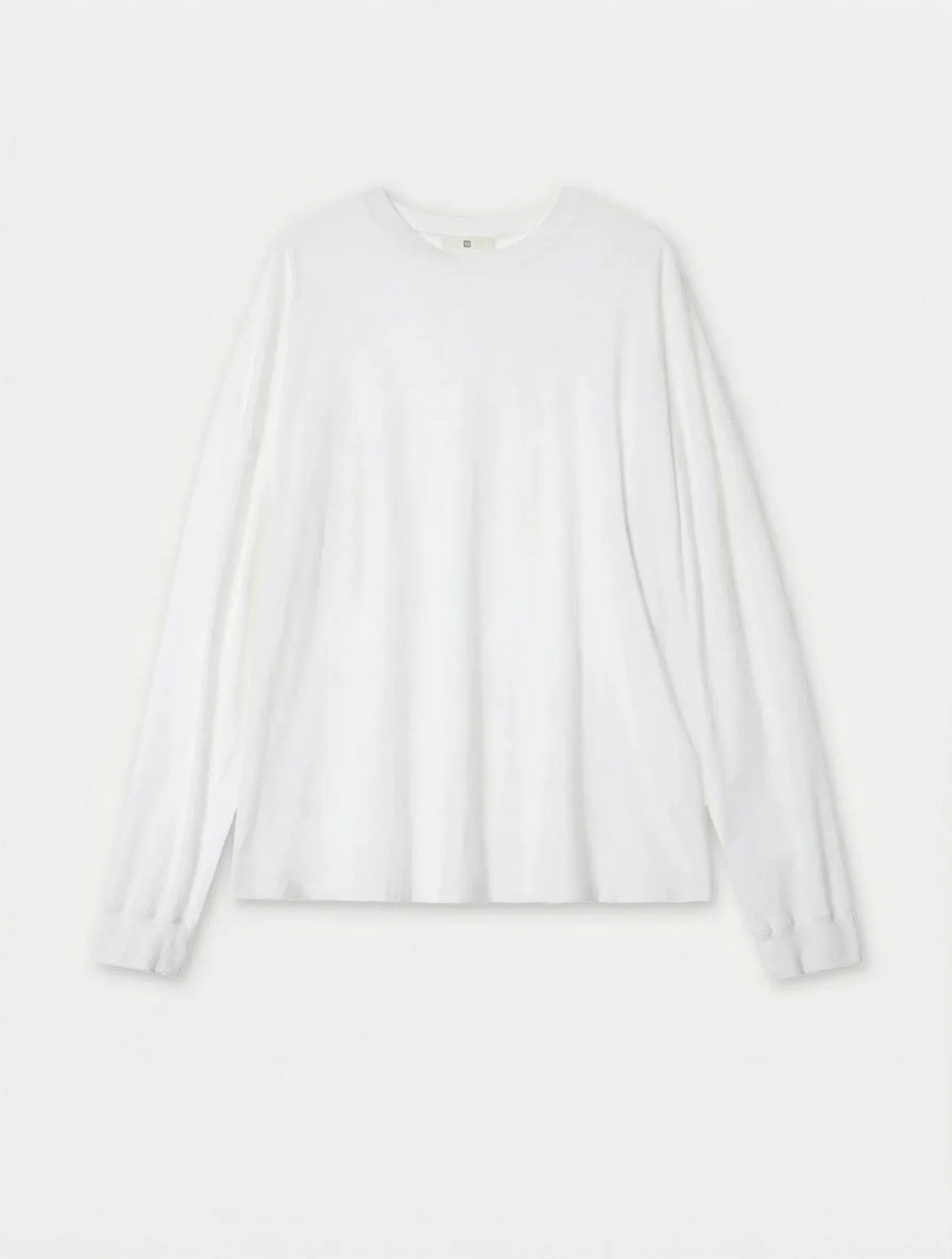 Minimalist Three-Piece Set - Image 8