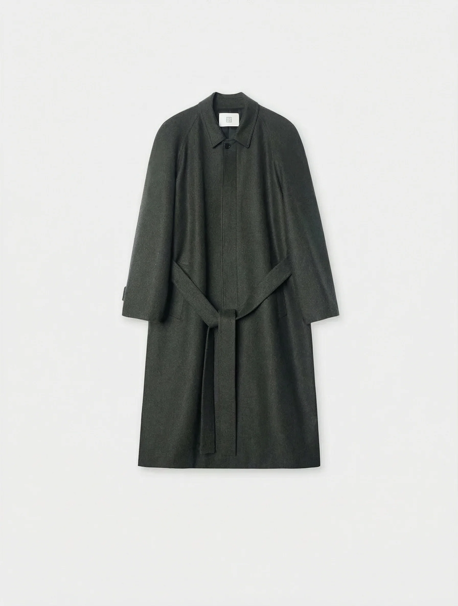 Minimalist Wool Overcoat Ensemble - Image 3