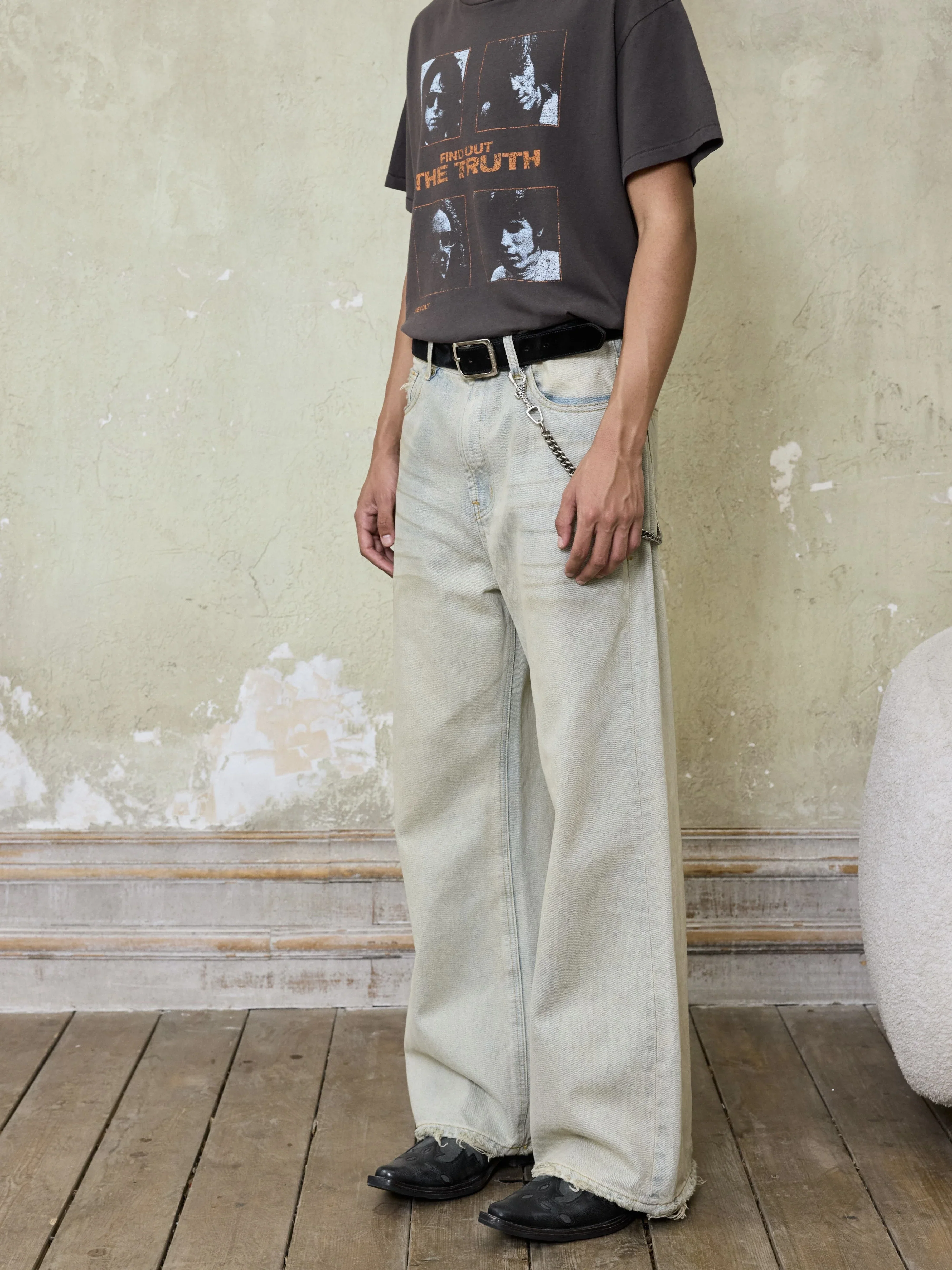 Nostalgic Baggy Pleated Jeans - Image 4