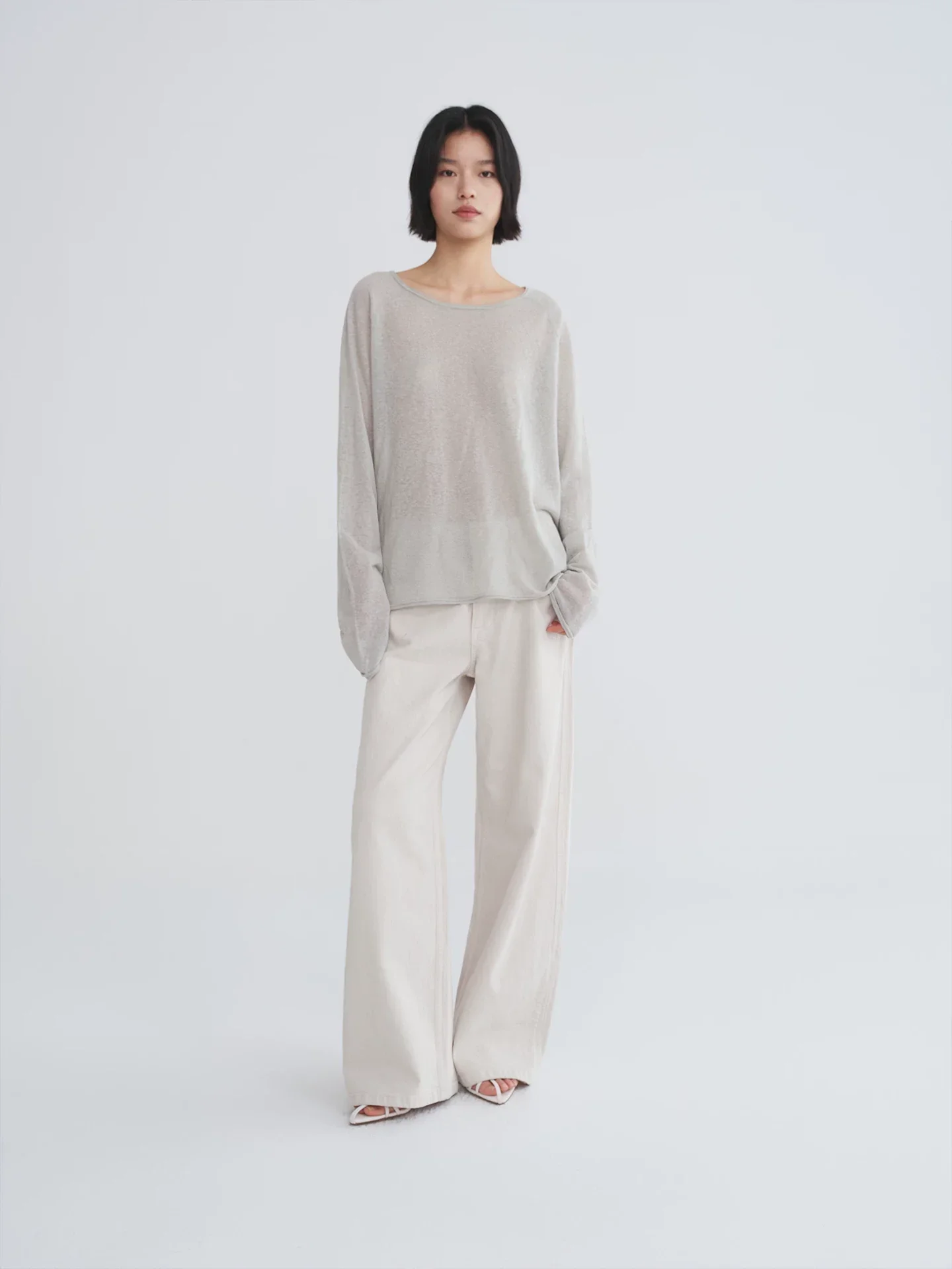 Off-White Wide Jeans - Image 4