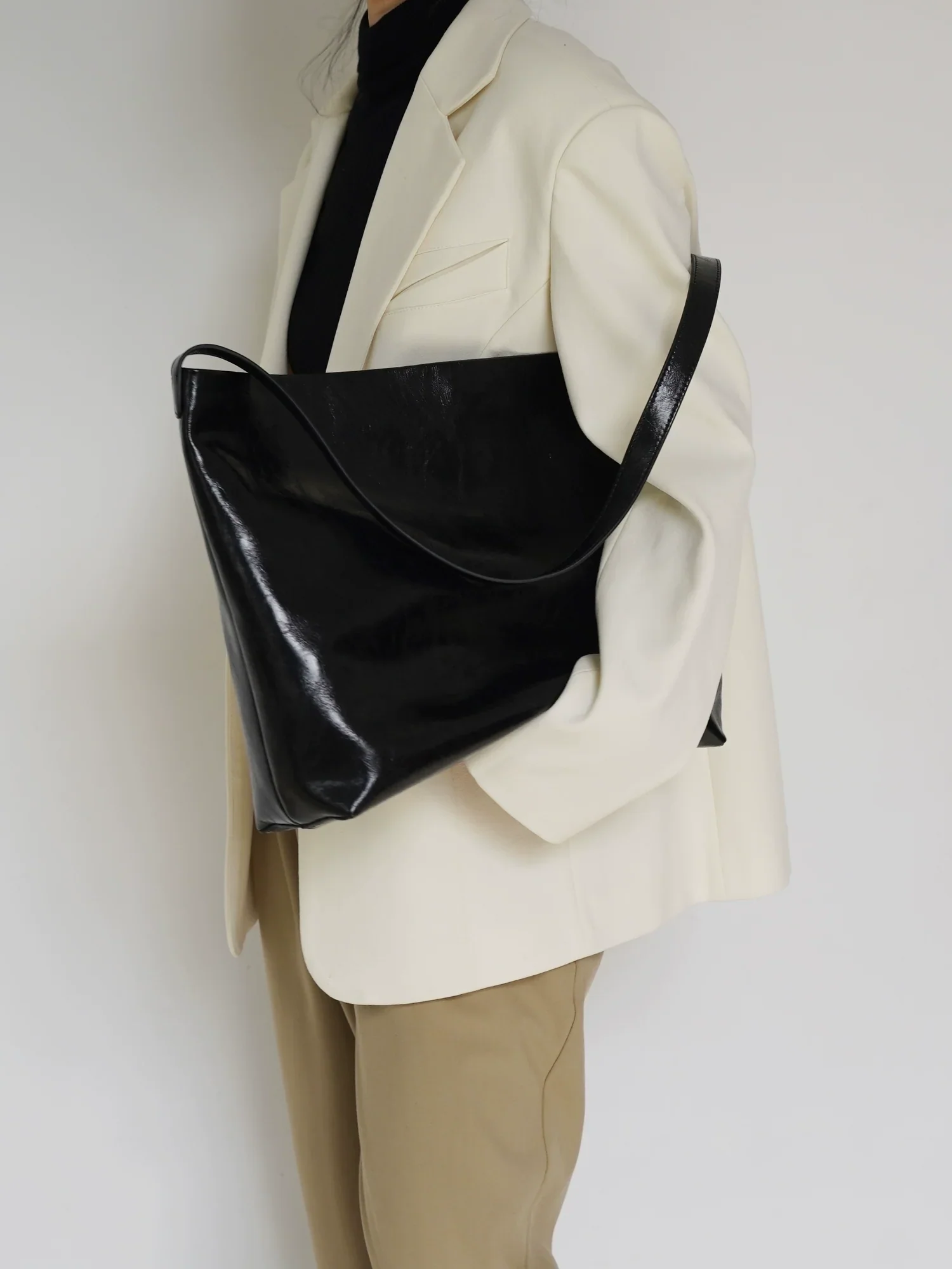 Oil-Waxed Cowhide Tote - Image 3