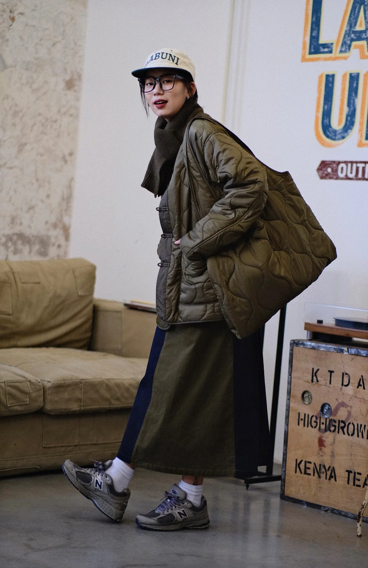 Olive Quilted Tote Bag - Image 3