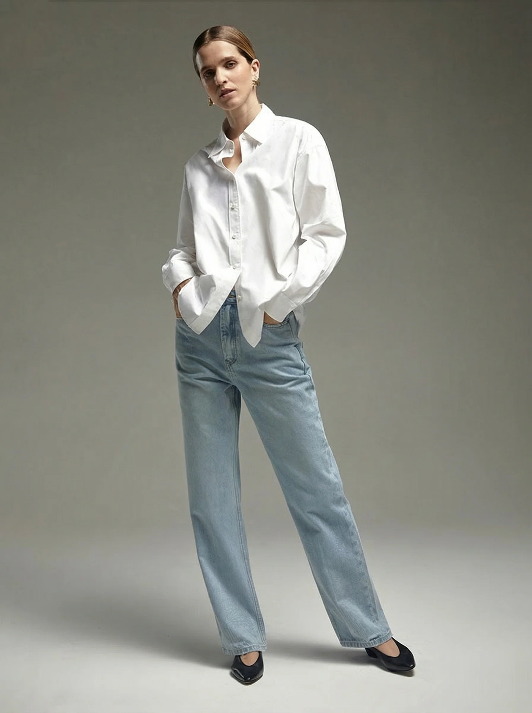 Ollie High-Waist Light Wash Jeans - Image 4