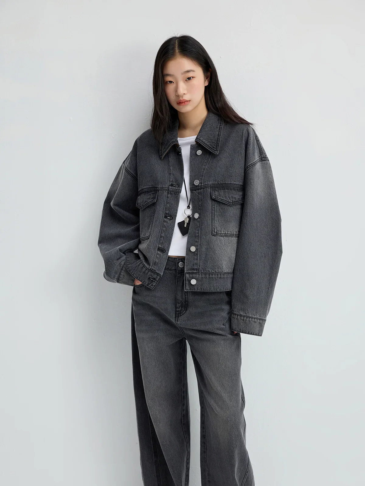 Oversized Contrast-Collar Denim Jacket - Image 3