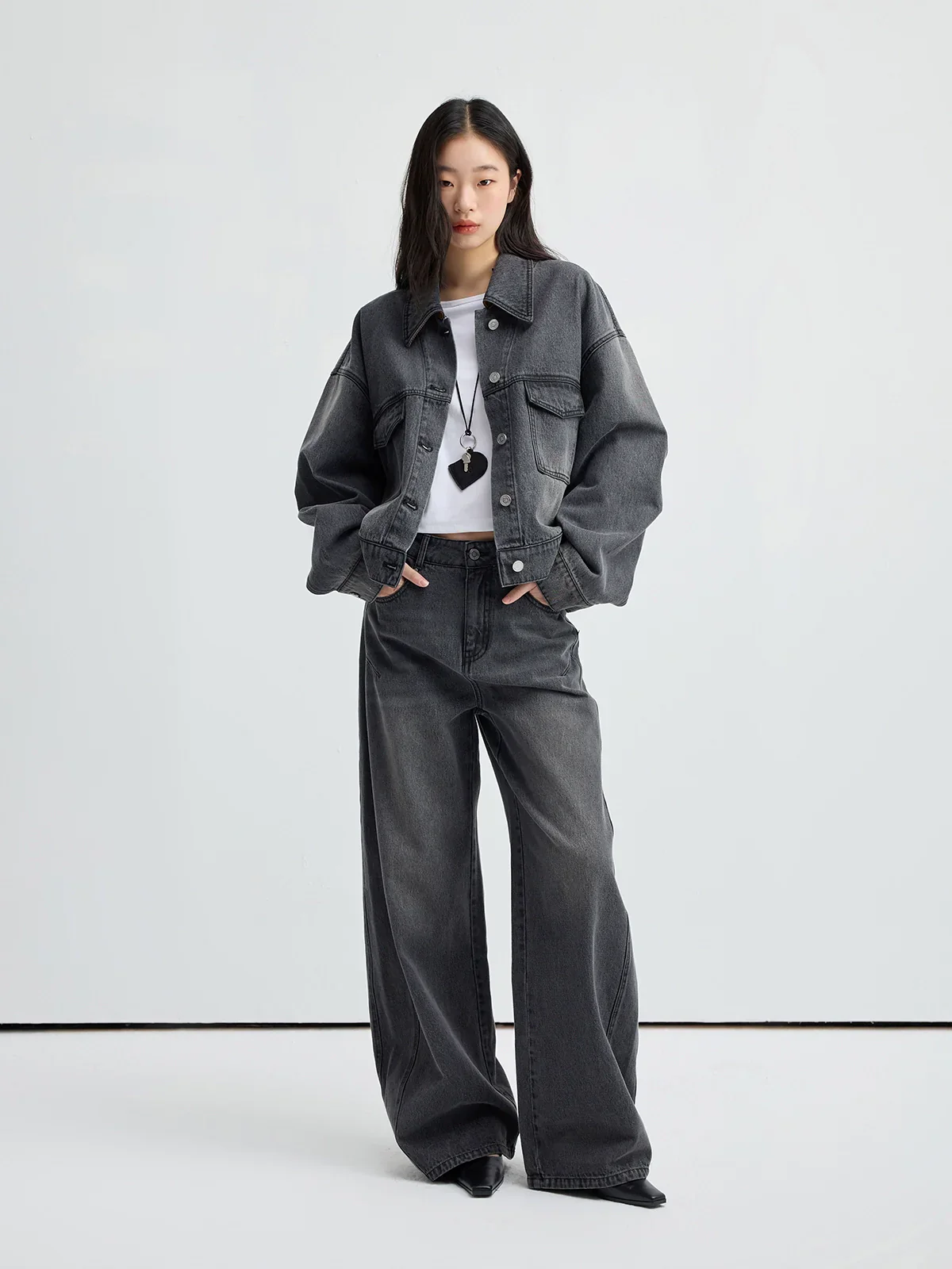 Oversized Contrast-Collar Denim Jacket - Image 4