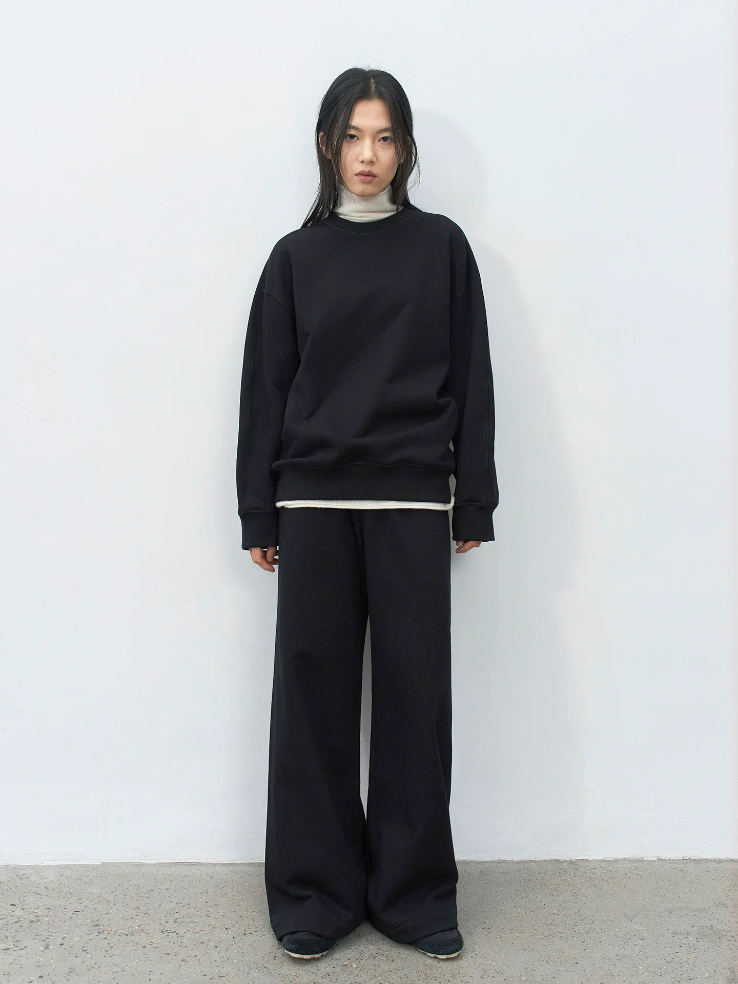 Oversized Crewneck Sweatshirt - Image 2
