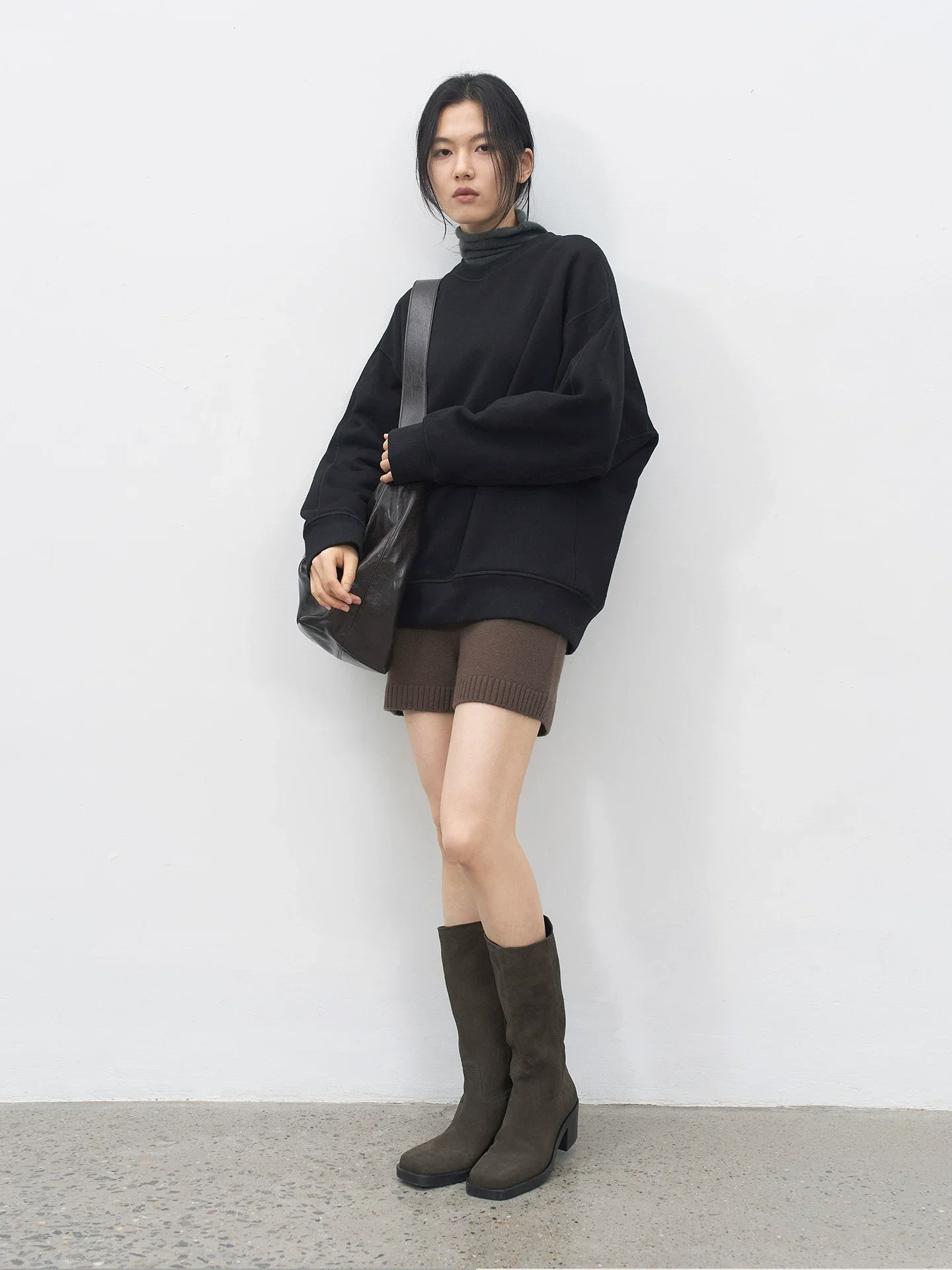 Oversized Crewneck Sweatshirt - Image 4