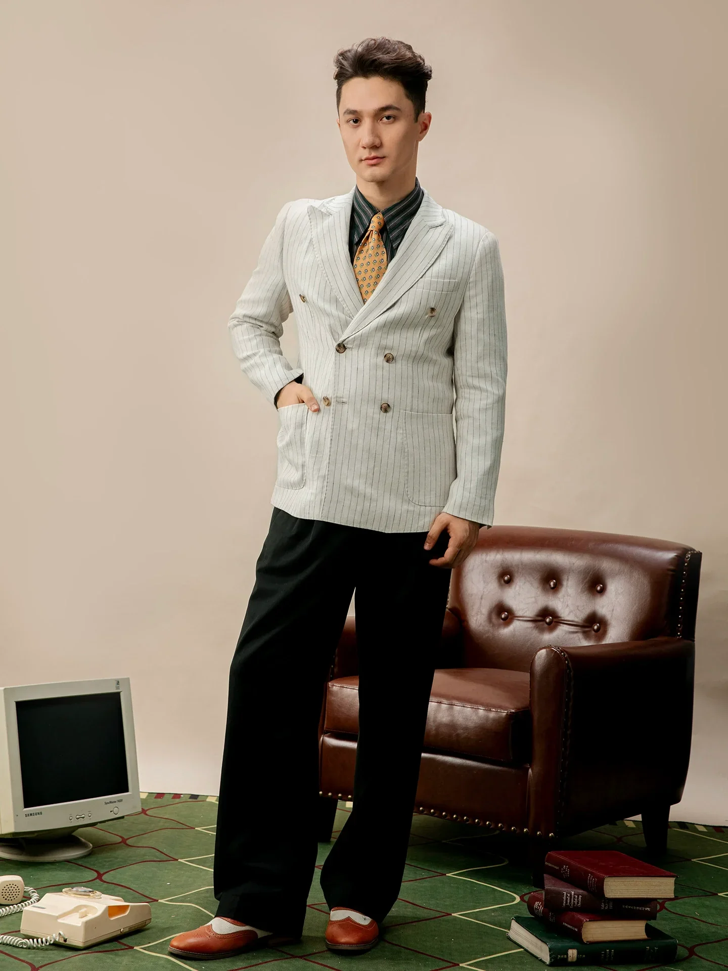Pinstripe Double-Breasted Peak Lapel Blazer - Image 2