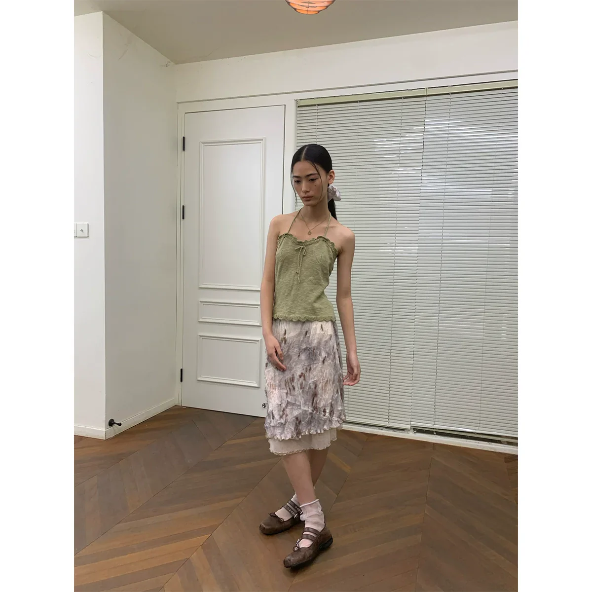 Pleated Fallen Leaf Print Skirt - Image 2