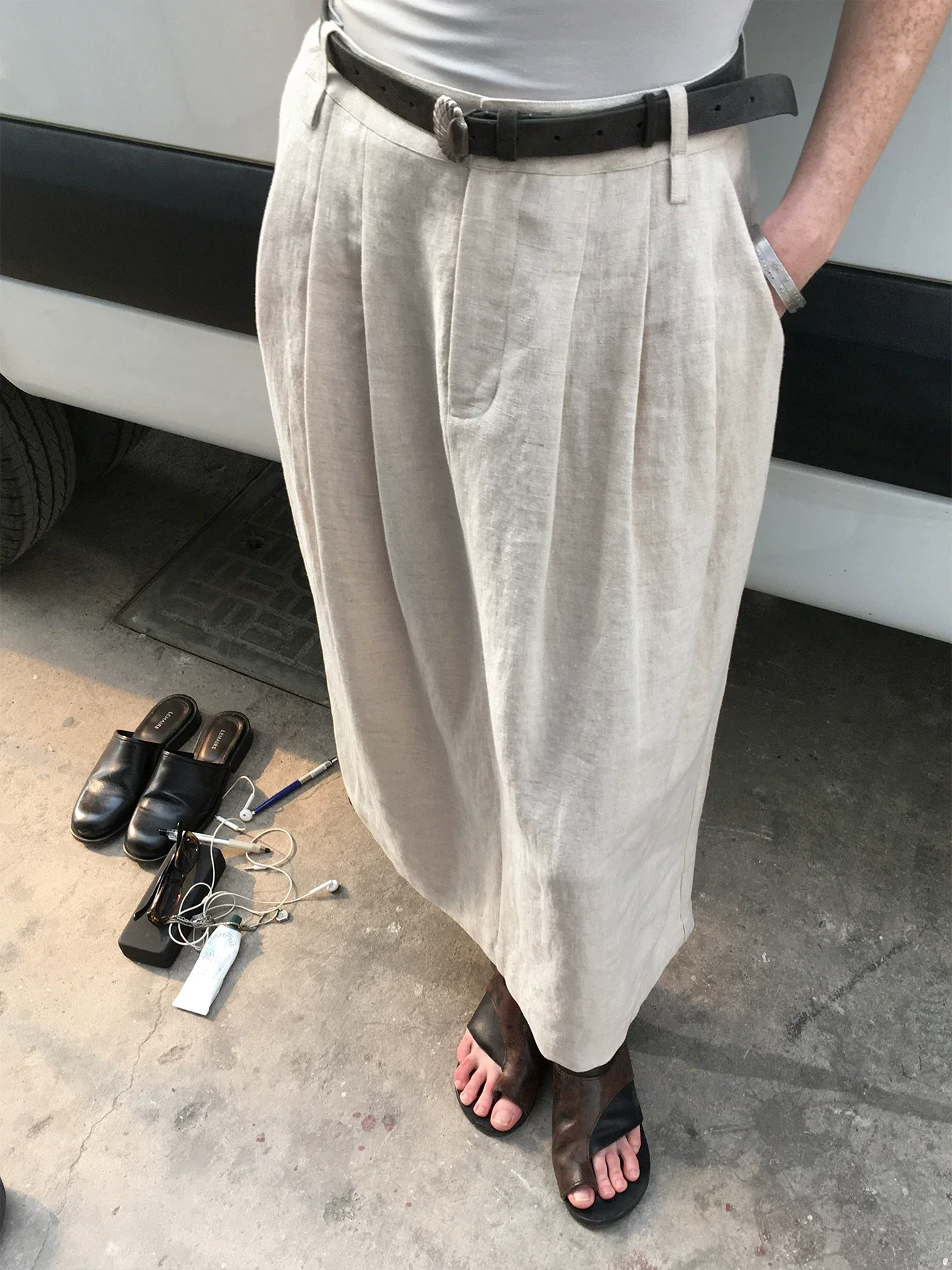 Pleated Linen Midi Skirt - Image 6